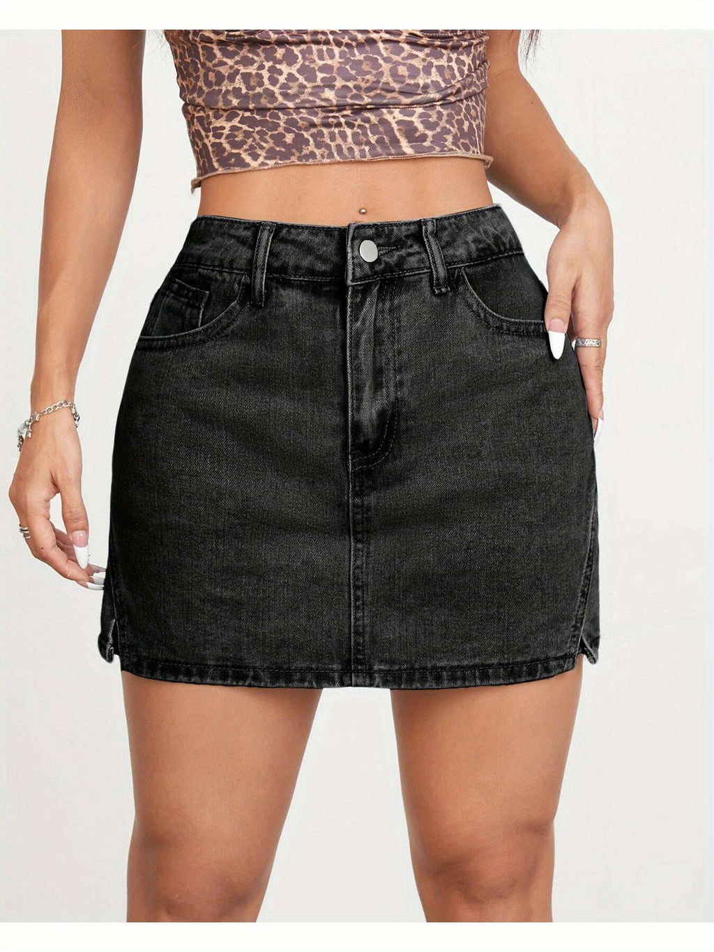 056adb325264462fb3a25b638a399b44-goods