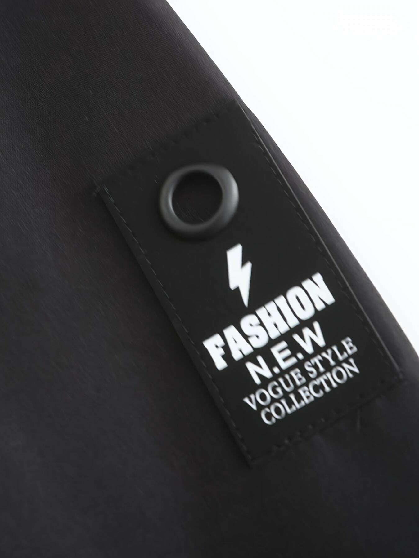 60acf612fd1e462bb69db9cff5e21f9a-goods