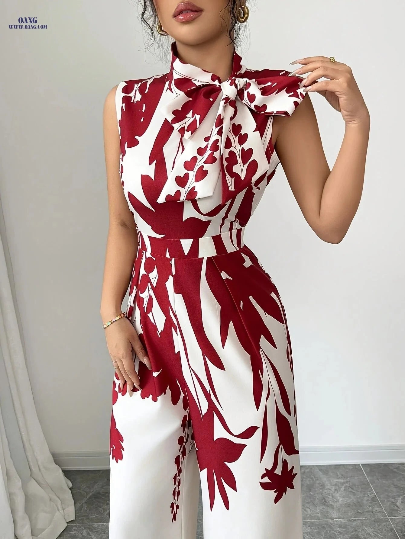 Chic Floral Print Jumpsuit - Red and White Sleeveless Design   OAXG 