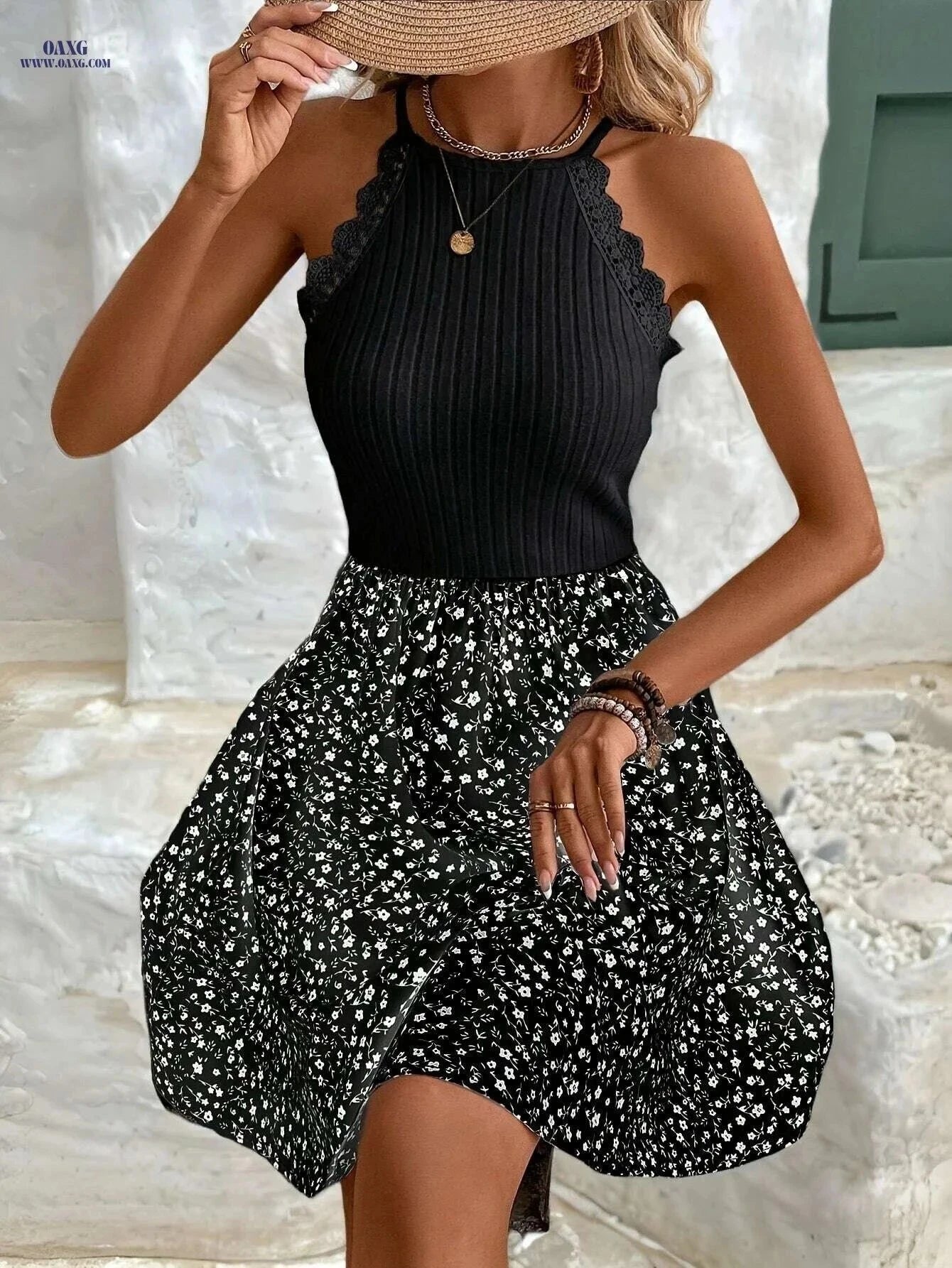 Elegant Black & White Floral Halter Neck Dress - Lightweight Summer Style   OAXG Black / S