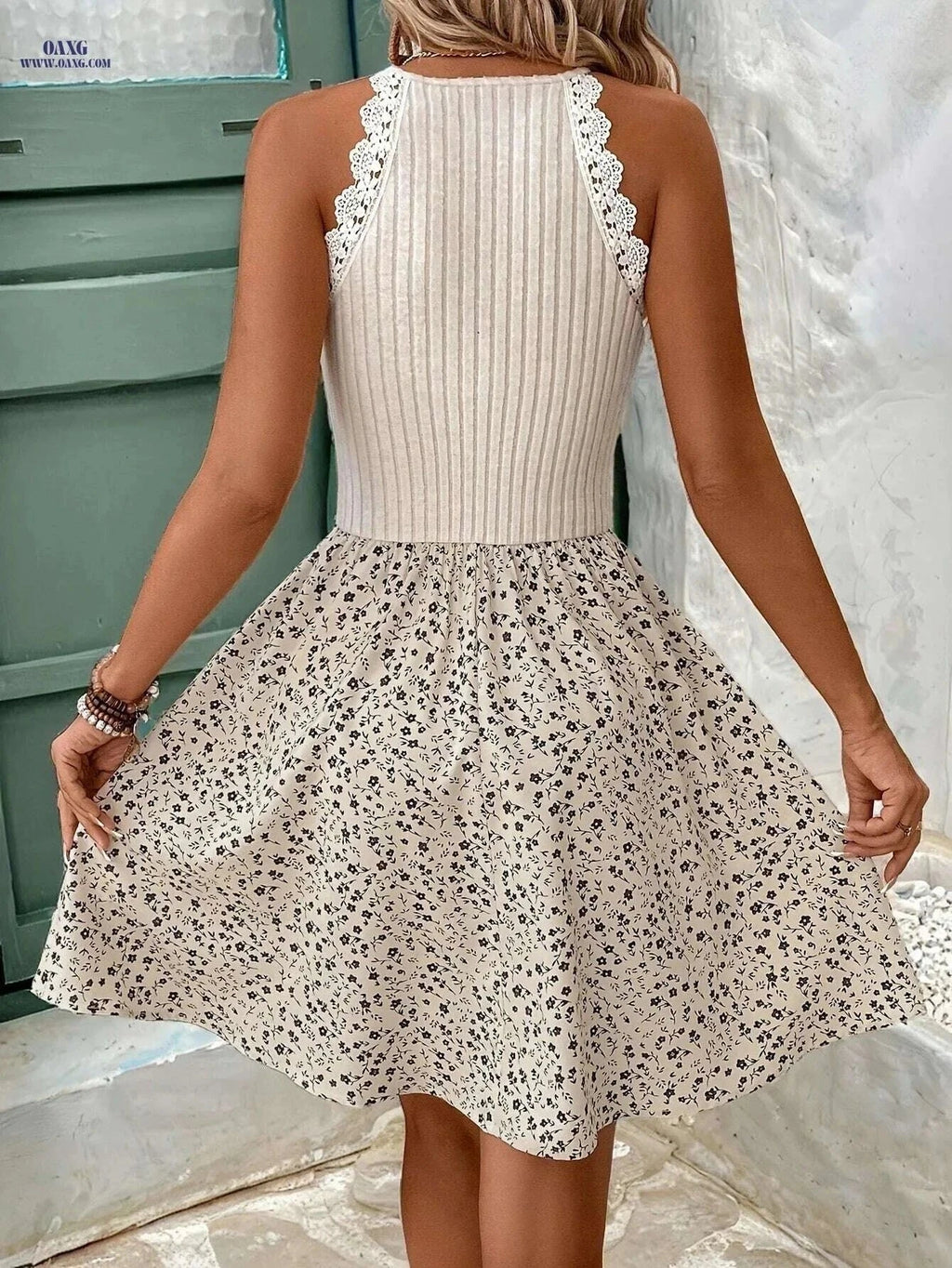 Elegant Black & White Floral Halter Neck Dress - Lightweight Summer Style   OAXG Black / S