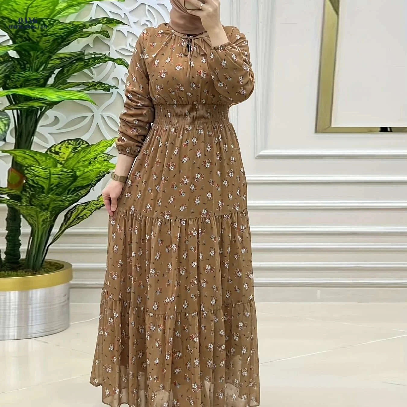 Elegant Chiffon Maxi Dress - Floral Print, Long Sleeves, Cinched Waist   OAXG 