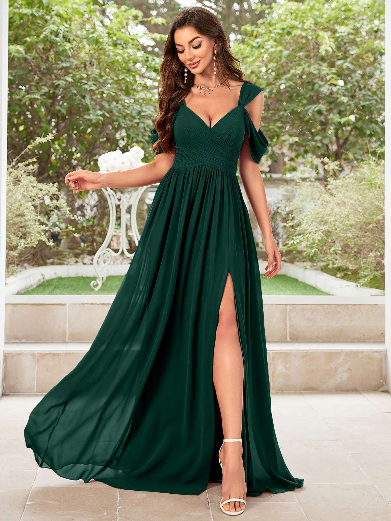 Elegant Emerald Green Chiffon Bridesmaid Dress - V-Neck, High Thigh Slit   OAXG The color of rouge / S