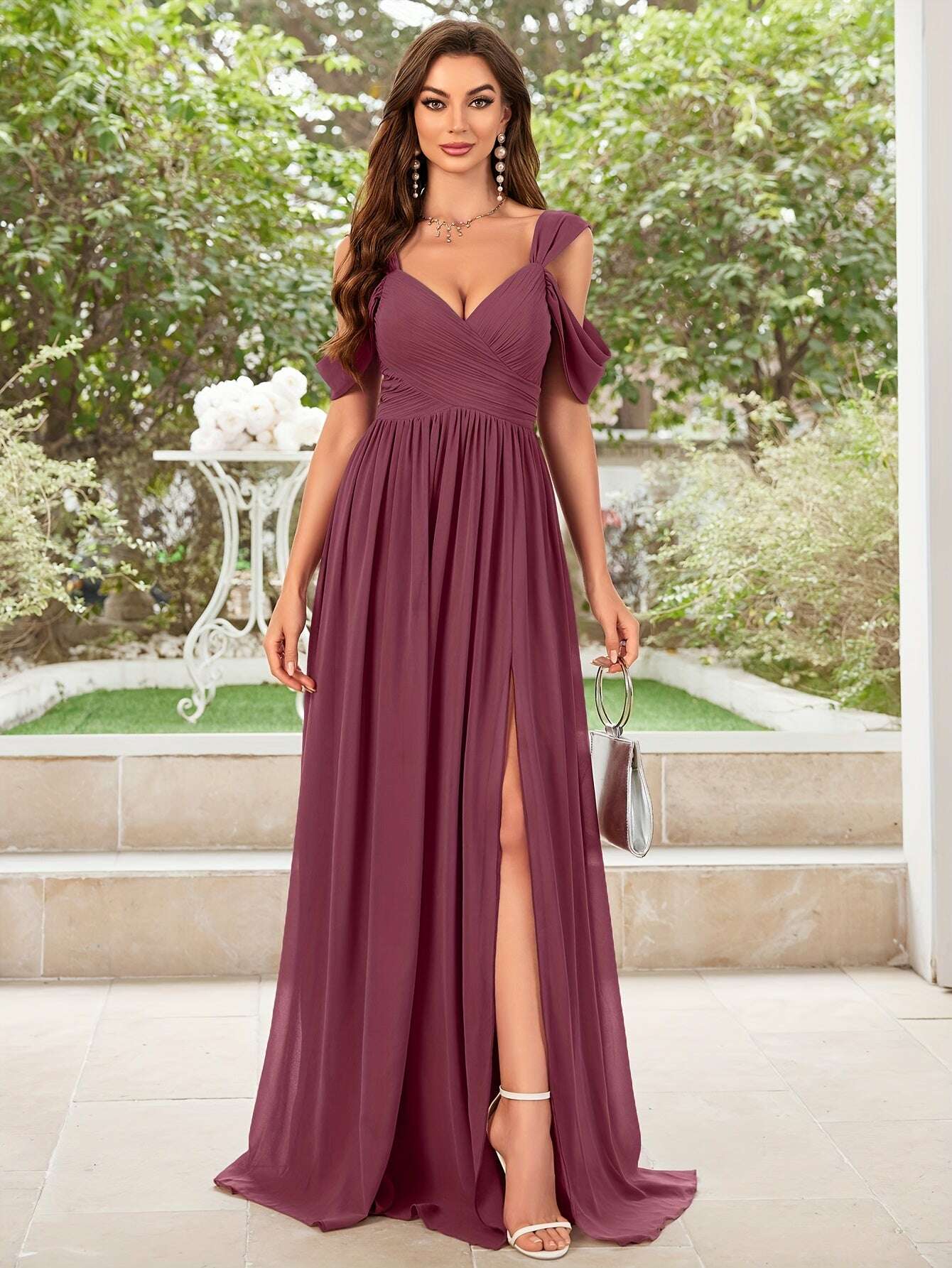 Elegant Emerald Green Chiffon Bridesmaid Dress - V-Neck, High Thigh Slit   OAXG The color of rouge / S
