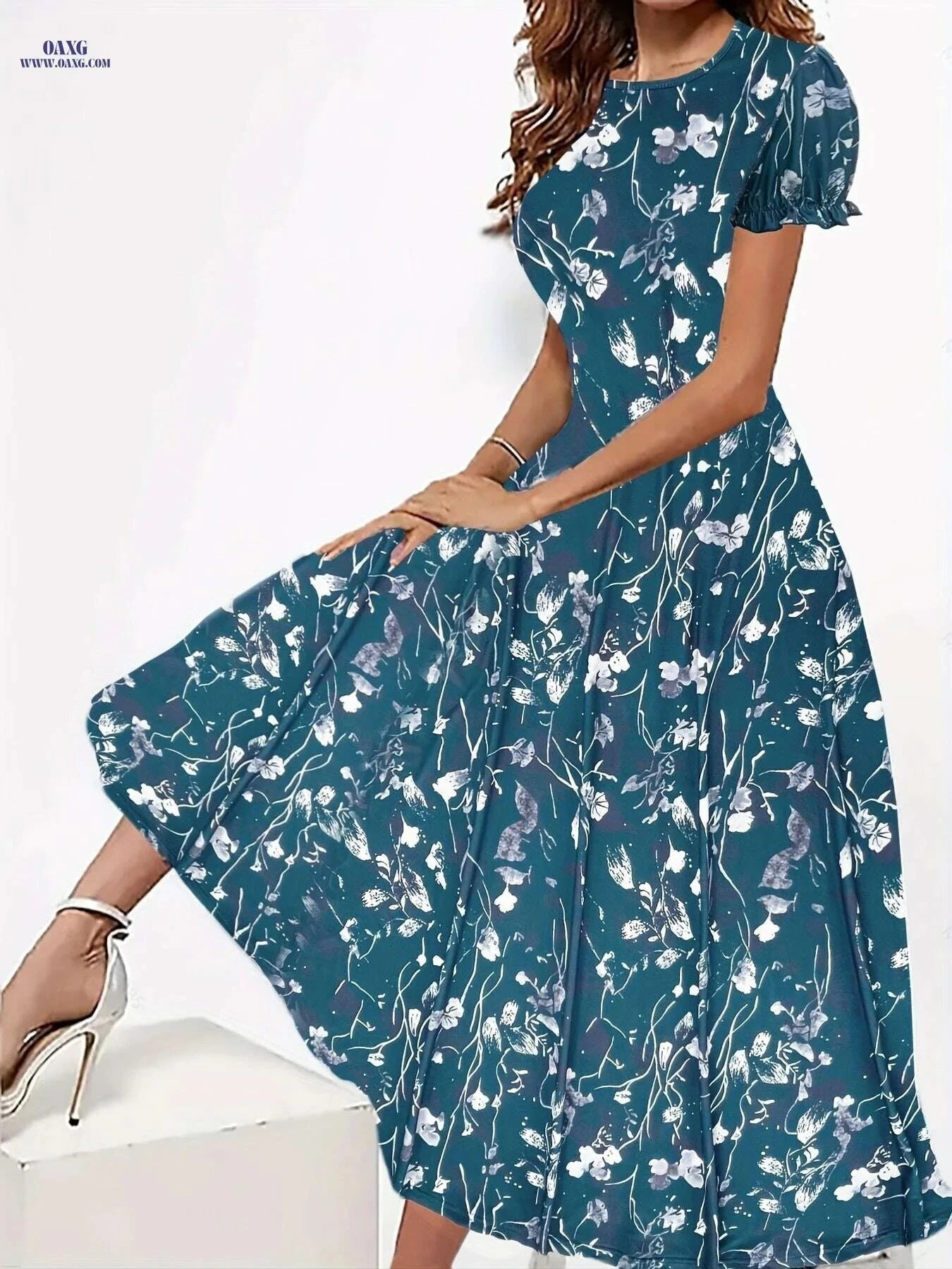 Elegant Floral Print Crew Neck Dress - Women's Short Sleeve Style   OAXG 