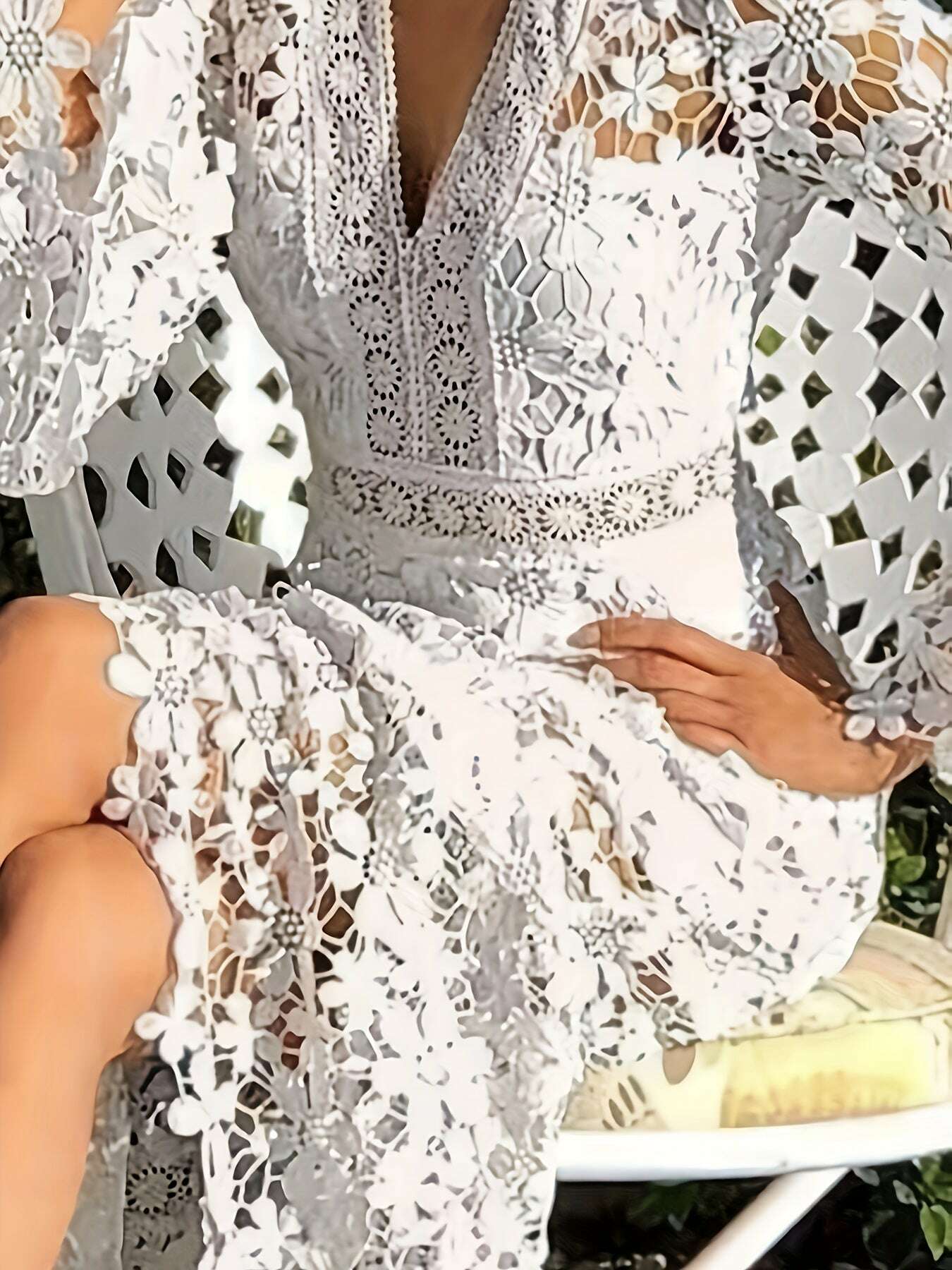 Elegant Guipure Lace V Neck Cocktail Dress - Long Sleeve Sheath   OAXG 