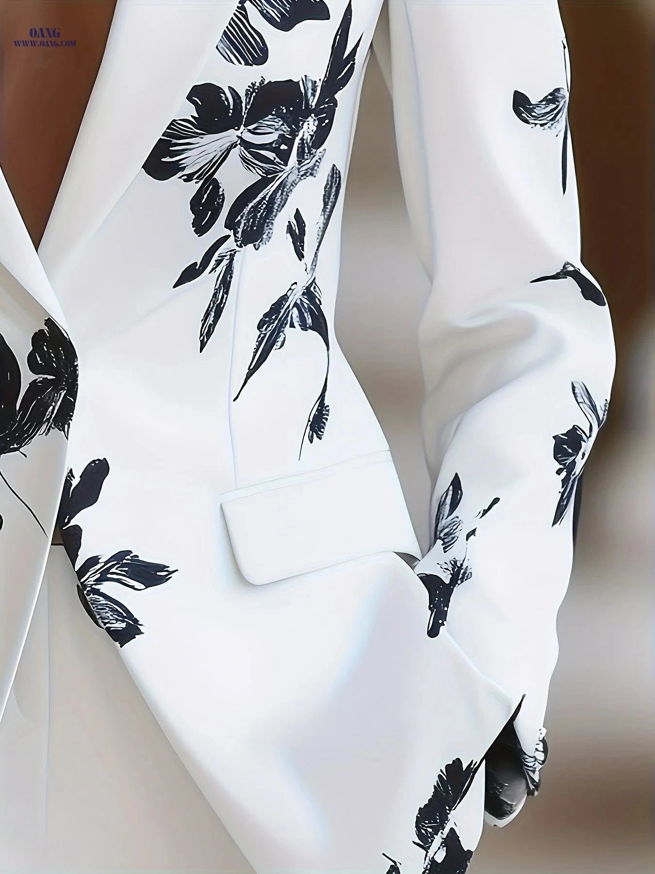 Elegant Lightweight Women's Blazer - Floral Pattern, Long Sleeve   OAXG Black And White Color / S