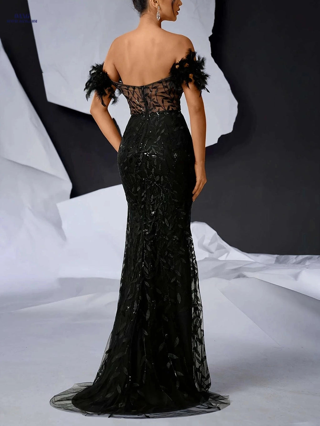 Elegant Off-Shoulder Dress for Women - High Slit and Fitted Waist   OAXG Claret / XS