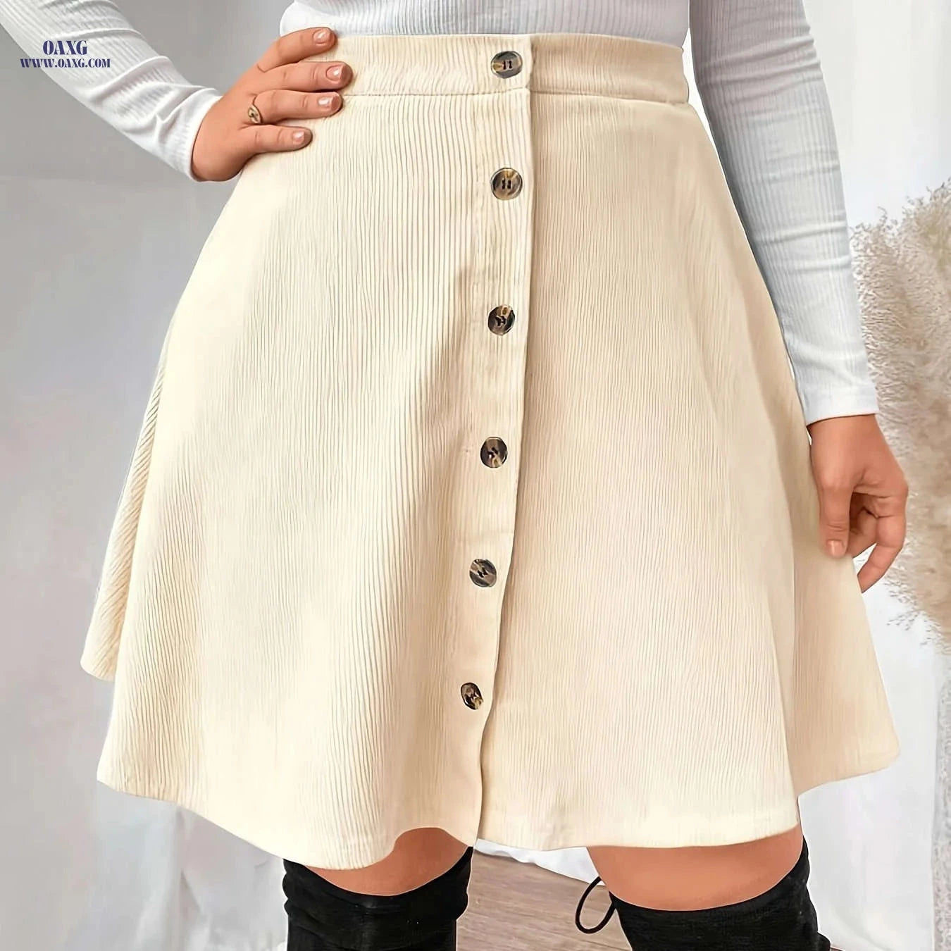 Elegant Polyester Buttoned Skirt for Women - Versatile Wardrobe Essential   OAXG 