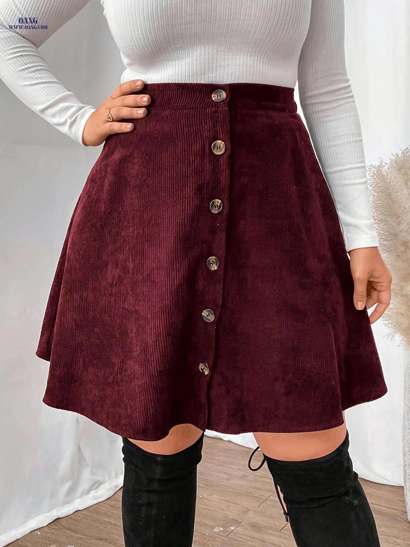 Elegant Polyester Buttoned Skirt for Women - Versatile Wardrobe Essential   OAXG 