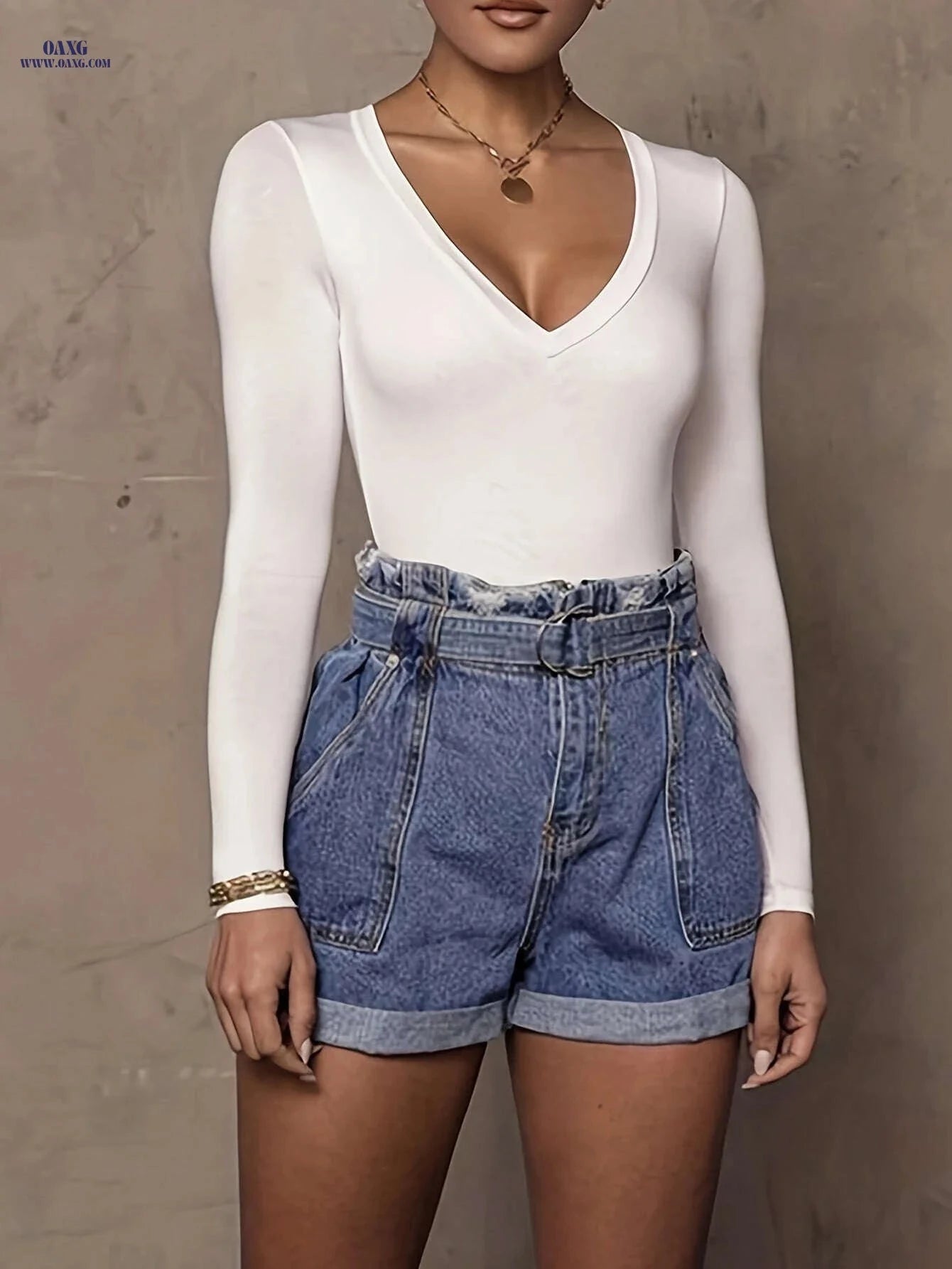 Elegant Slim-Fit Long Sleeve Bodysuit - Perfect for Fall/Winter   OAXG 
