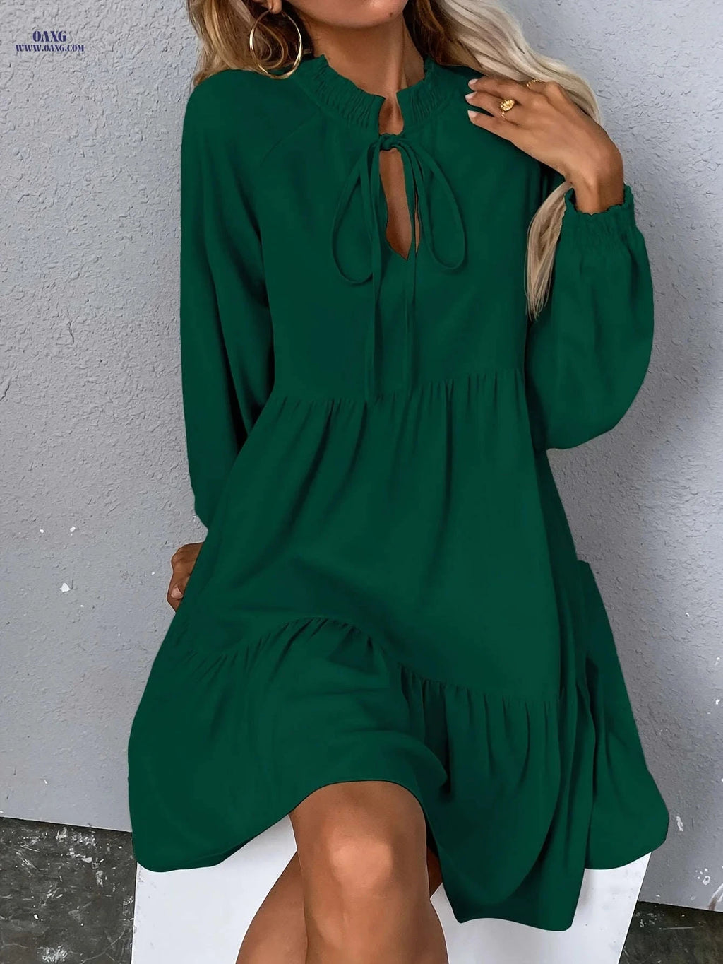 Elegant Solid Color Midi Dress with Lantern Sleeves – V-neck Style   OAXG 