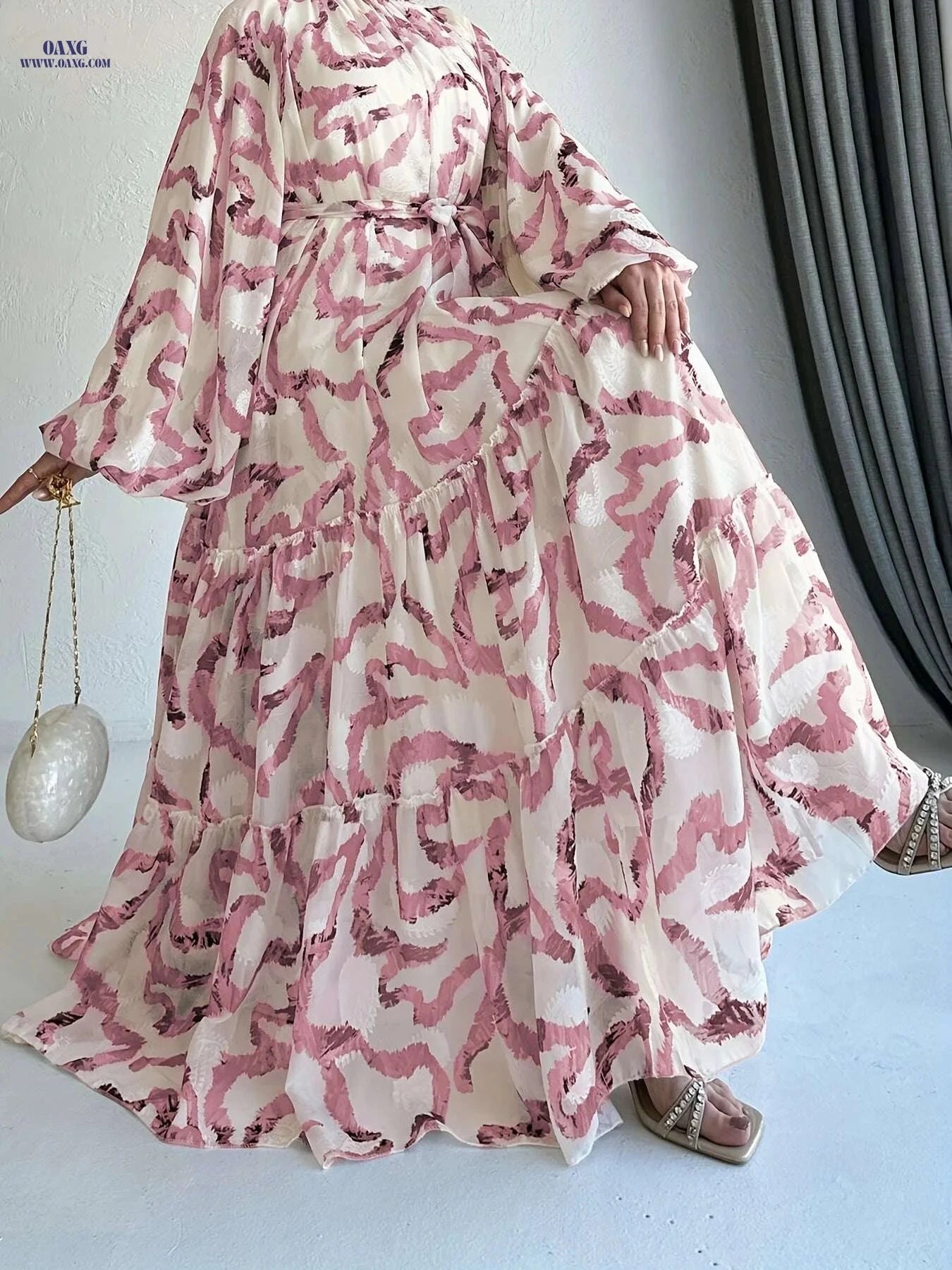 Elegant Striped Crew Neck Abaya Dress - Maxi Length for Modest Fashion   OAXG 