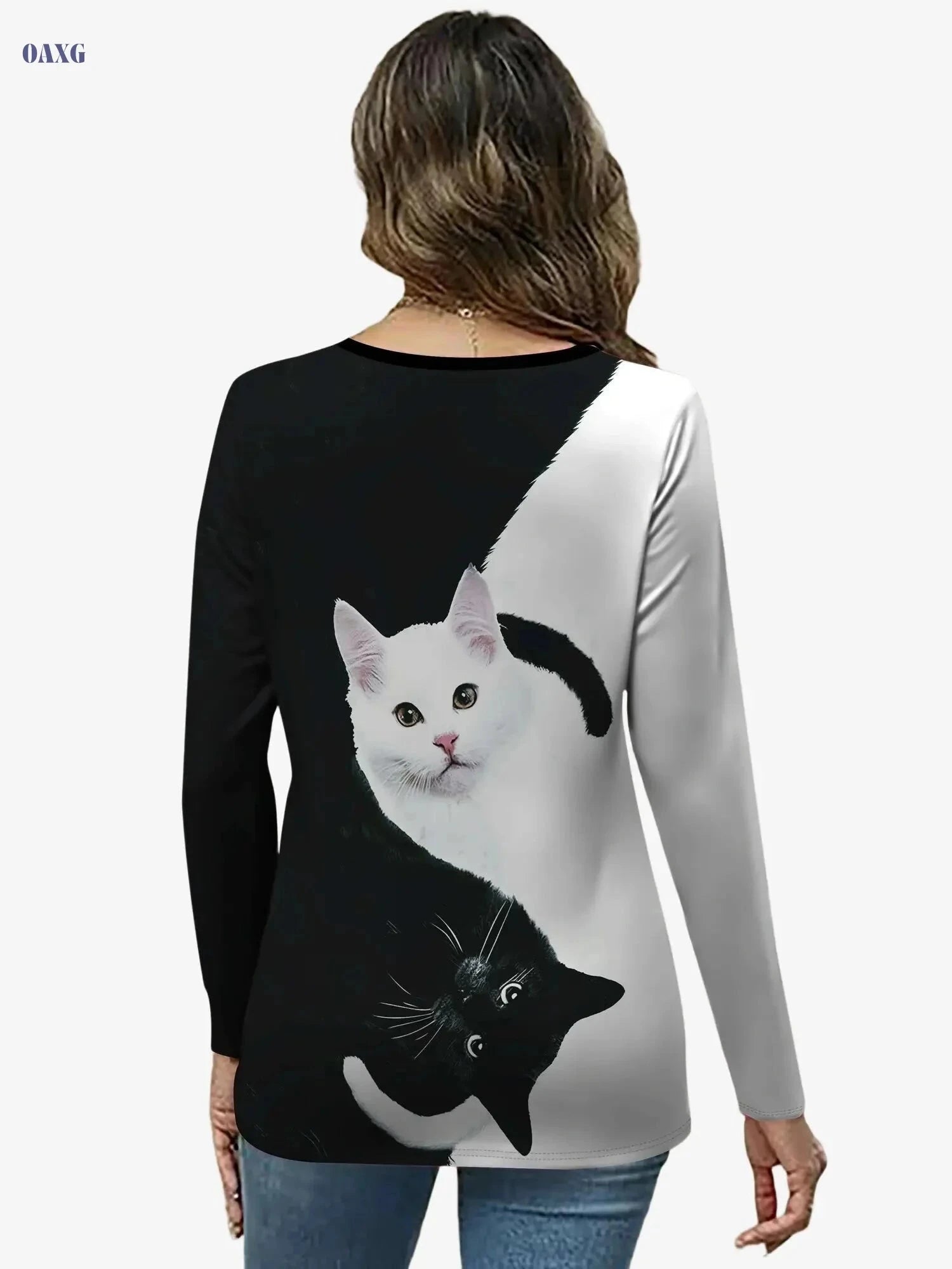 Elegant V-Neck Cat Print Top - Stylish Long Sleeve T-Shirt for Women   OAXG 