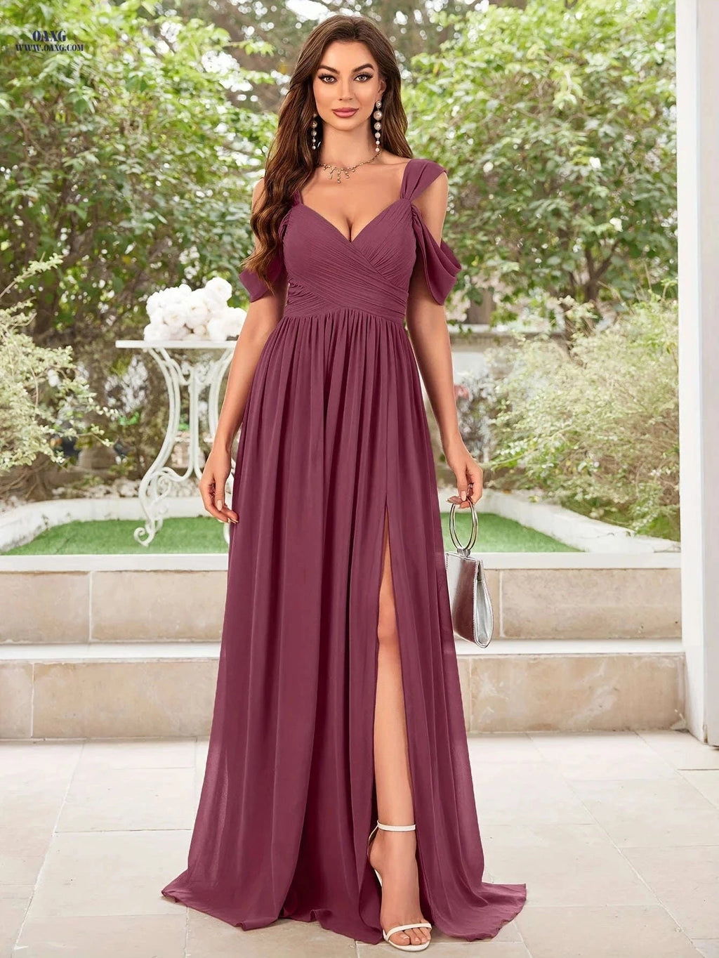 Elegant V-Neck Chiffon Dress - High Slit, Full Skirt for Bridesmaids   OAXG The color of rouge / S