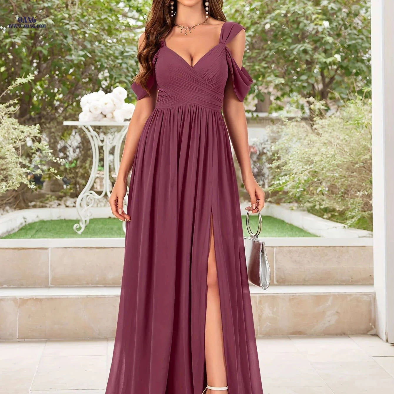 Elegant V-Neck Chiffon Dress - High Slit, Full Skirt for Bridesmaids   OAXG The color of rouge / S