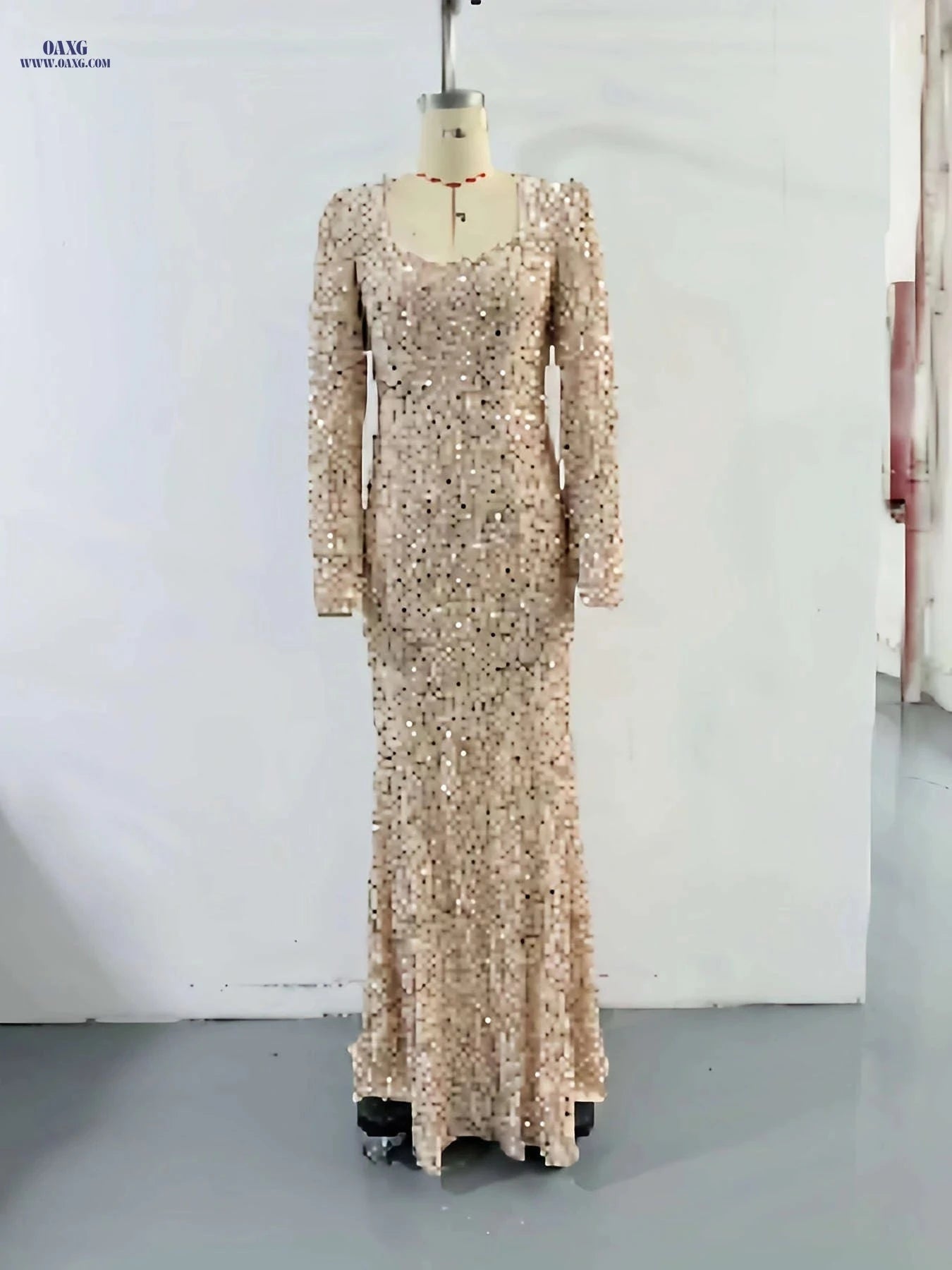 Elegant Velvet Sequin Bodycon Dress - Long Sleeve Mermaid Hem   OAXG 