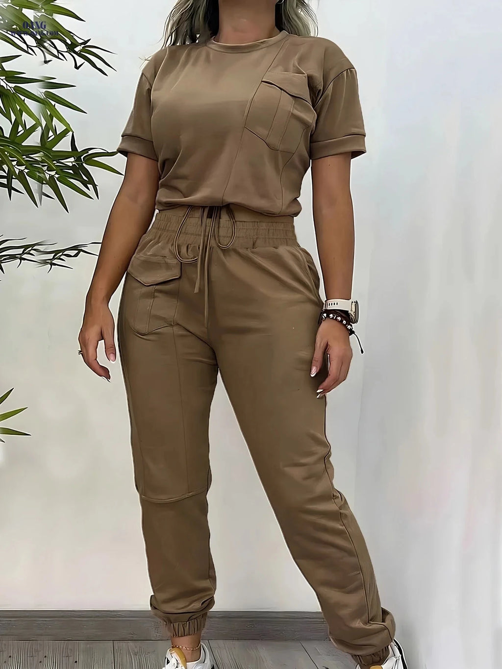 Elegant Women's Casual Two-Piece Set - Short Sleeve Top & Pants   OAXG 