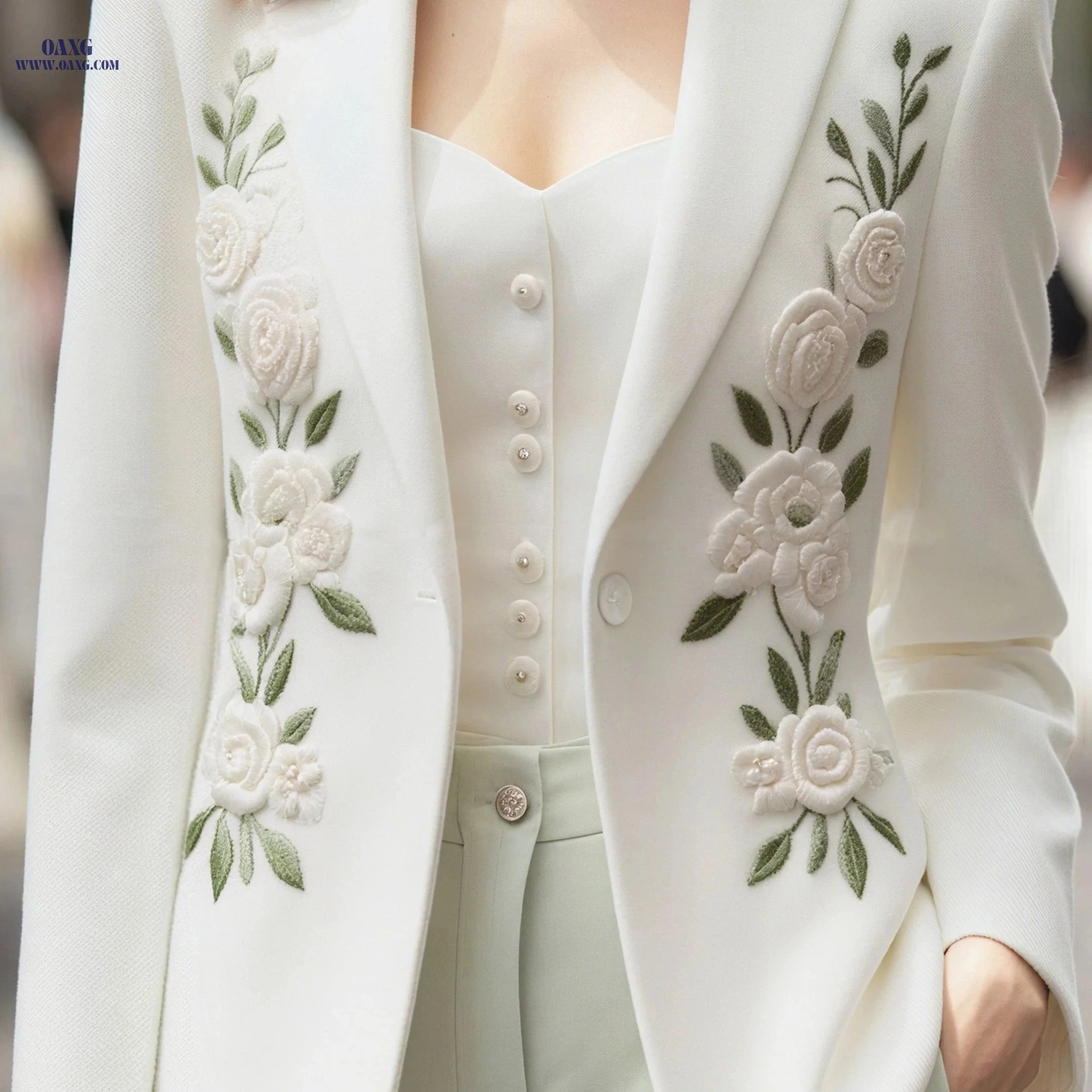 Elegant Women’s Embroidered Blazer - Perfect for Dates & Commuting   OAXG 