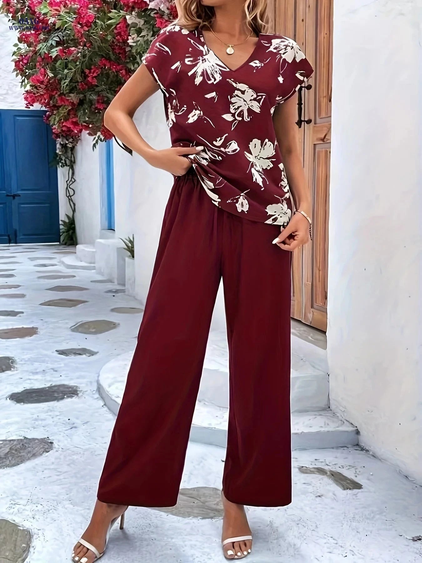 Elegant Women's Green Pantsuit - Floral Design for Spring/Summer   OAXG 