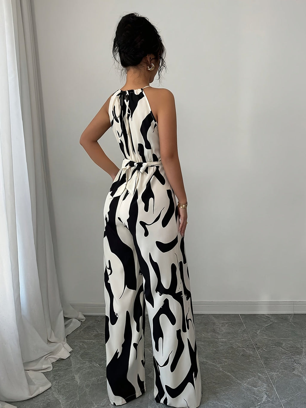 Elegant Women's Halter Neck Off-Shoulder Jumpsuit for Casual Wear   OAXG Multicolor / XS