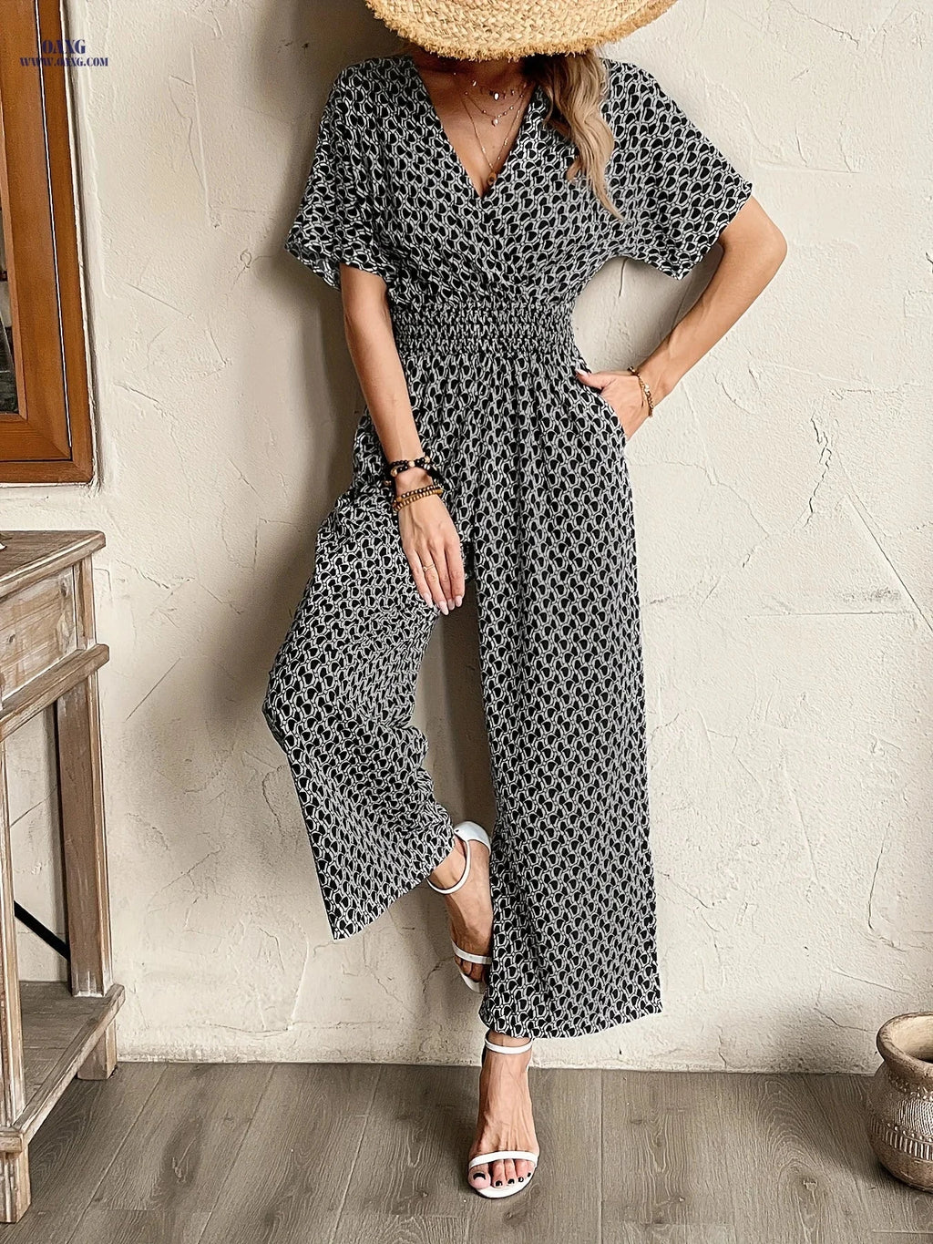 Elegant Women's Jumpsuit - Stylish V-Neck Design, All-Season Wear   OAXG 