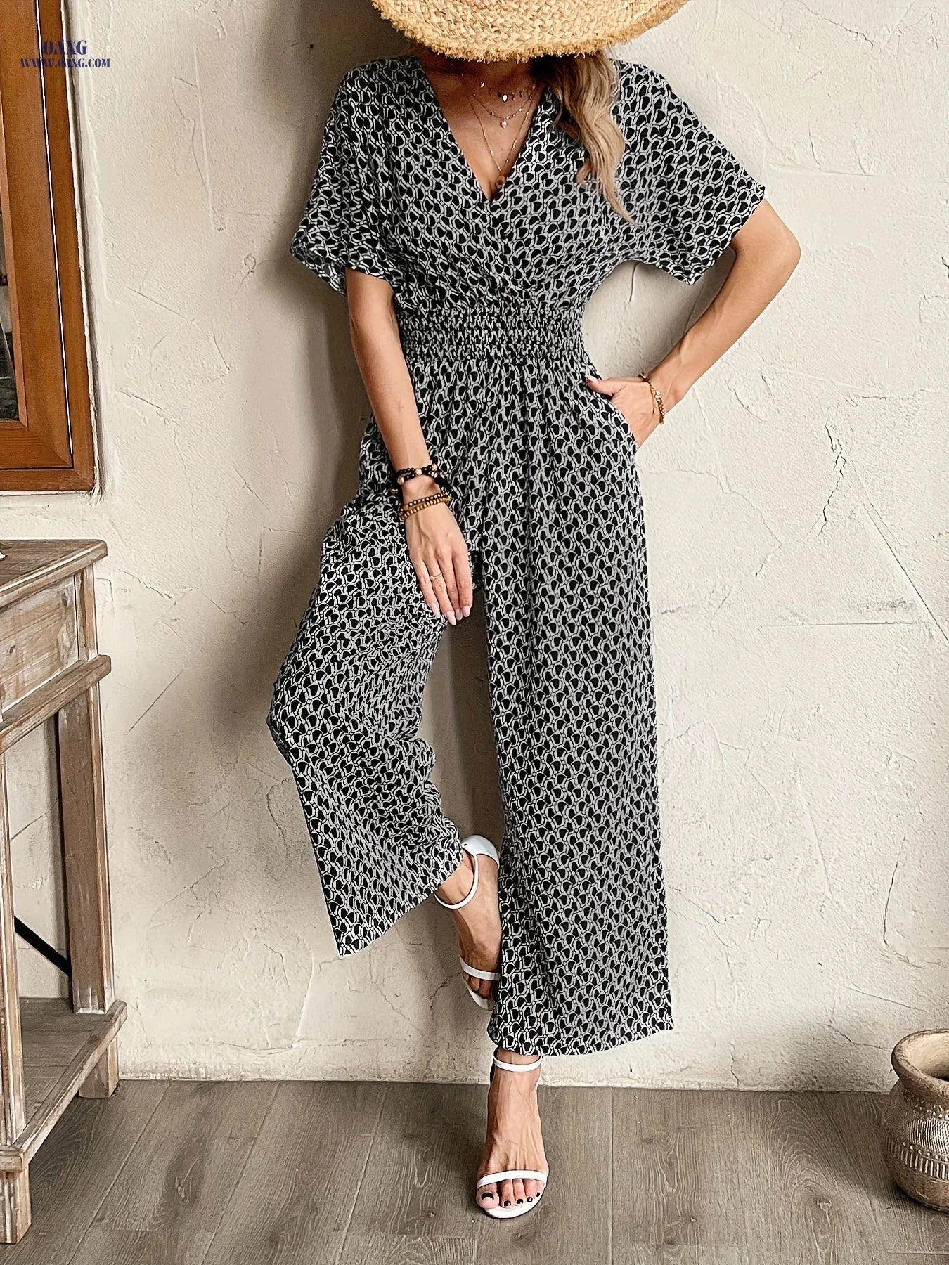 Elegant Women's Jumpsuit - Stylish V-Neck Design, All-Season Wear   OAXG 