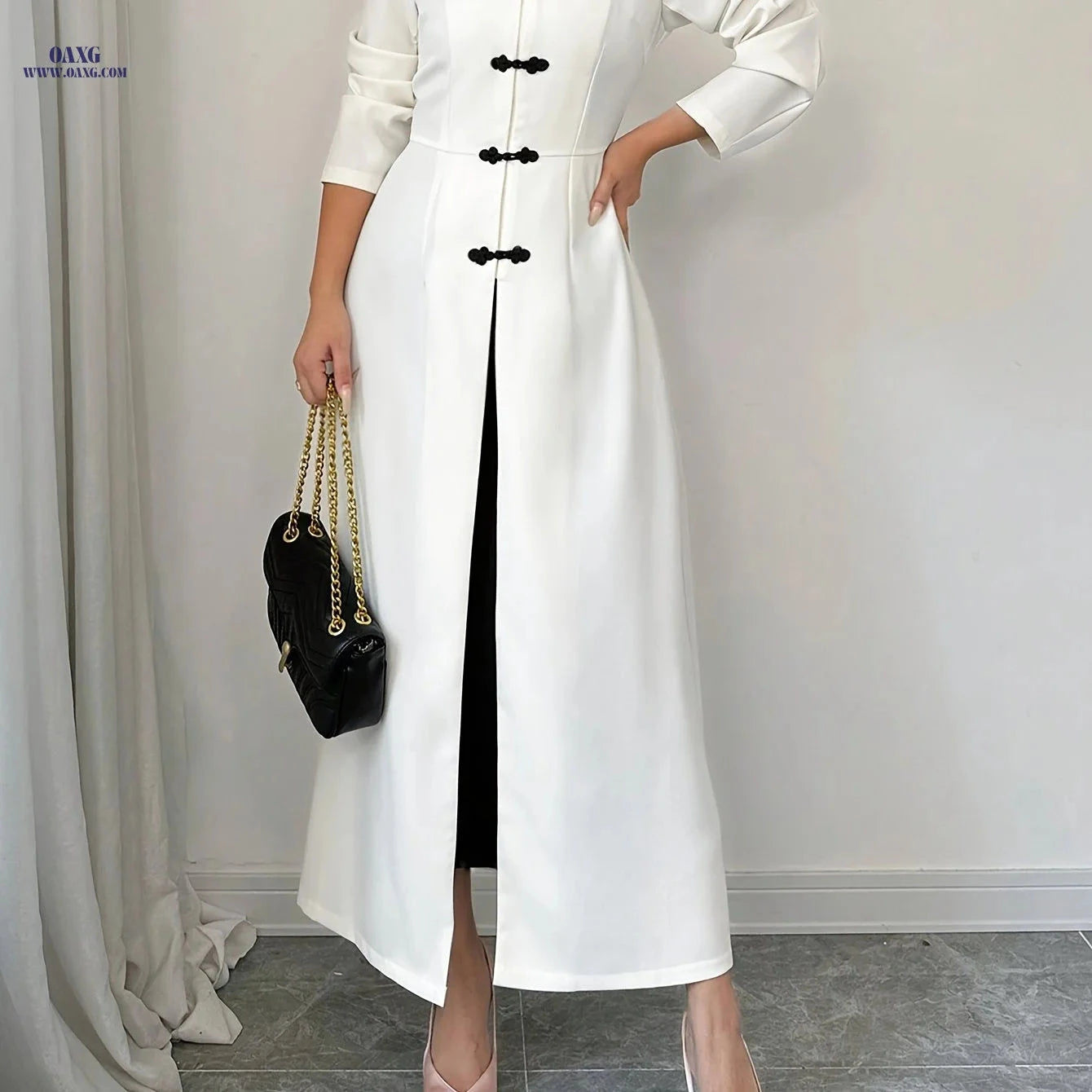Elegant Women's Long Coat - Stand Collar & Contrasting Buttons   OAXG 