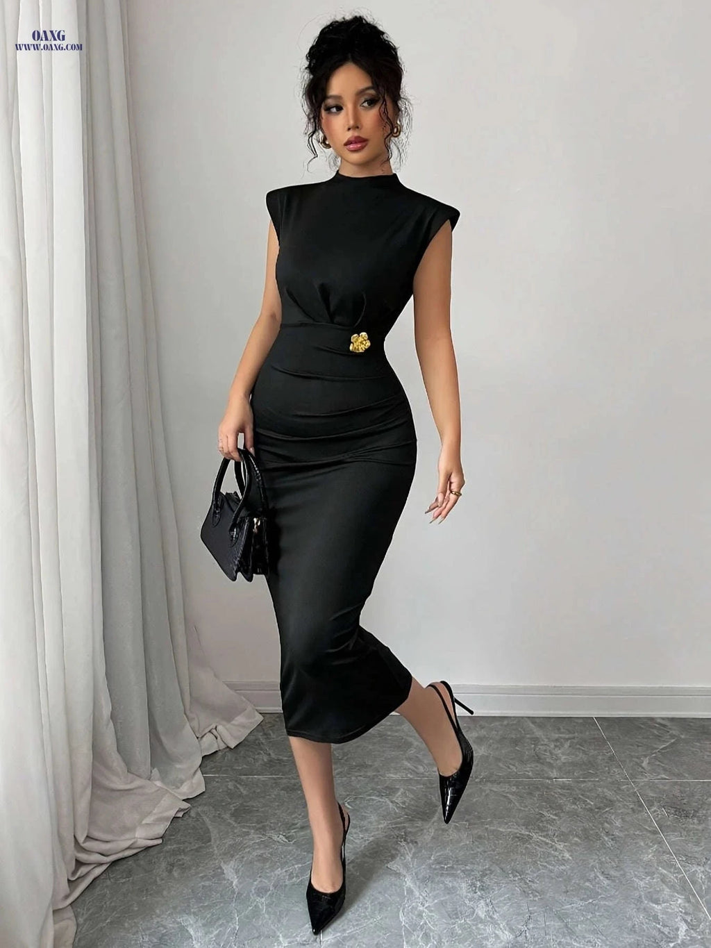 Elegant Women's Long Dress - 3D Floral Metal Decoration, Round Neck   OAXG 