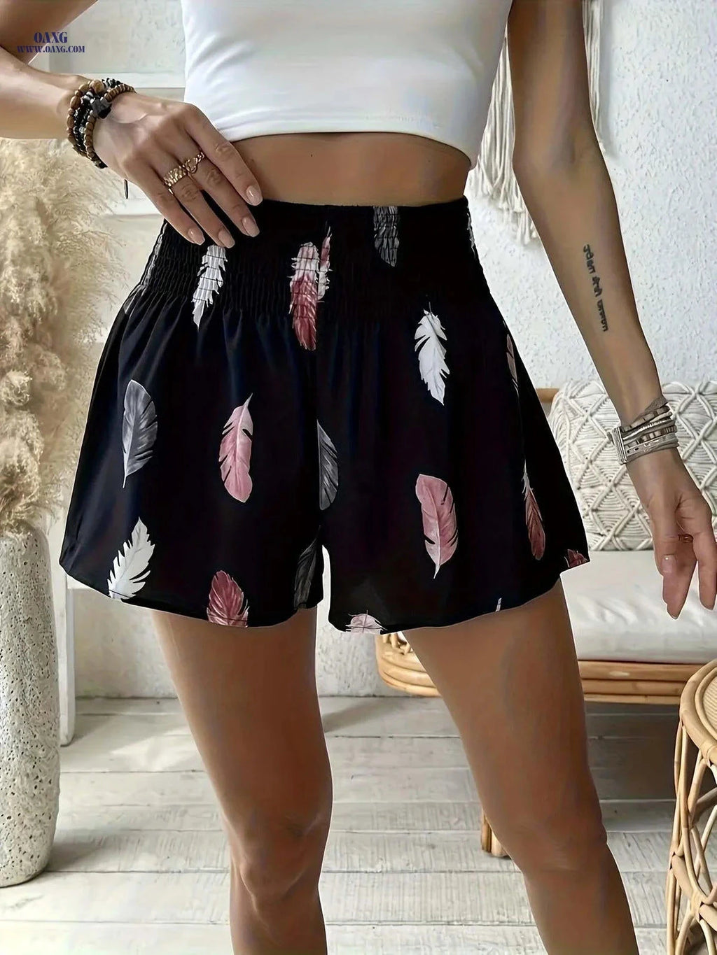 Elegant Women's Printed Shorts - Casual Summer Style, Woven Design   OAXG 