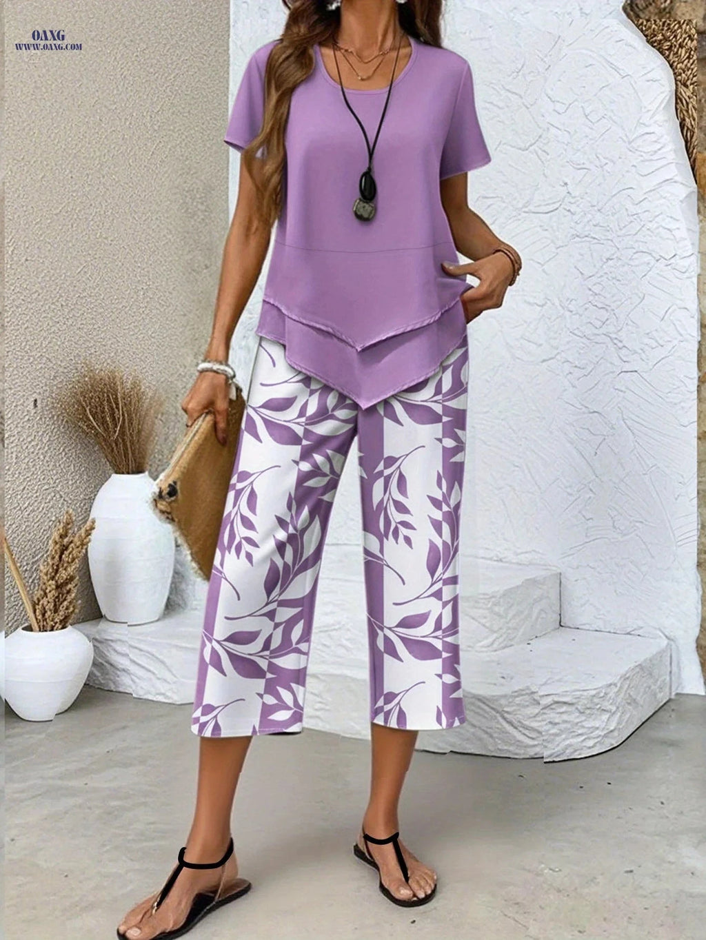 Elegant Women's Short-Sleeved Top + Botanical Print Shorts Set   OAXG 