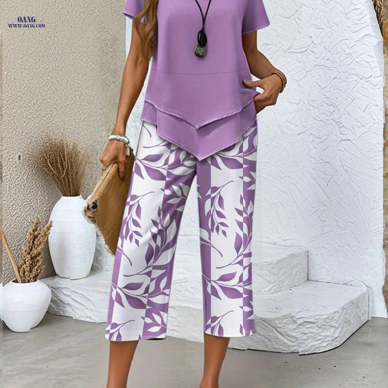 Elegant Women's Short-Sleeved Top + Botanical Print Shorts Set   OAXG 