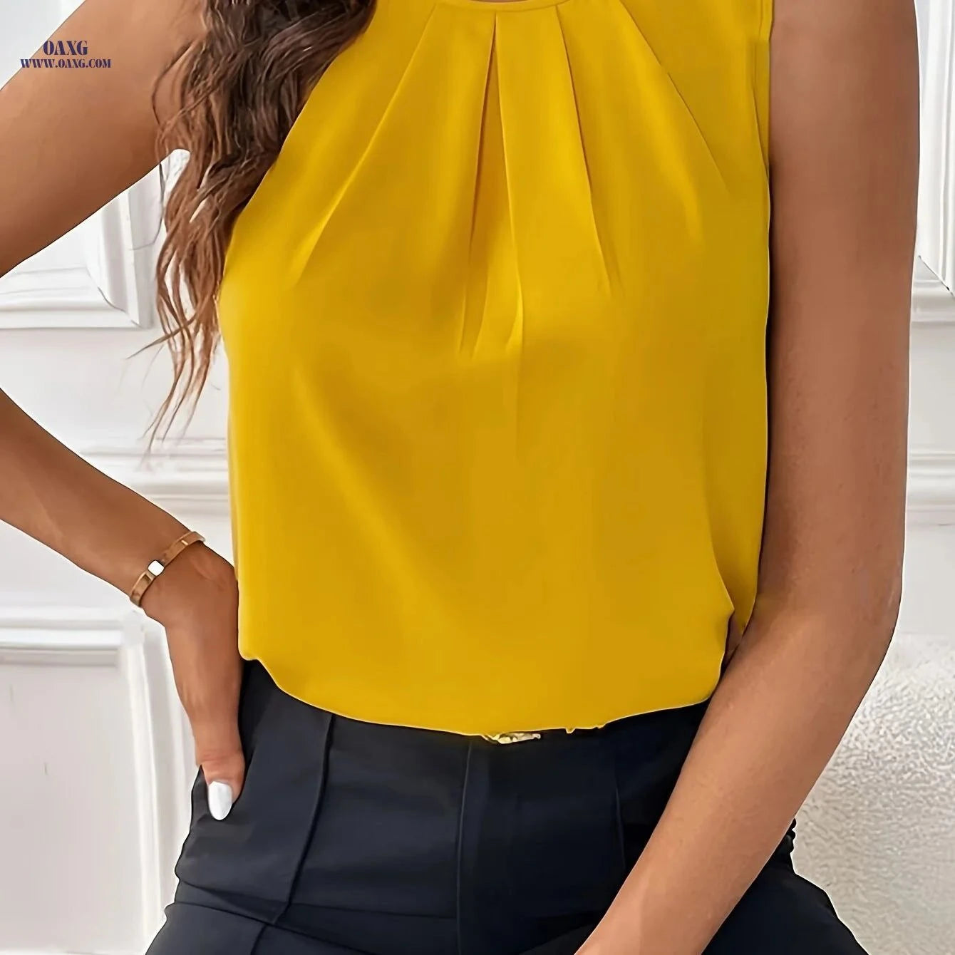 Elegant Women's Sleeveless Round Neck Top - Solid Color Design   OAXG White / S
