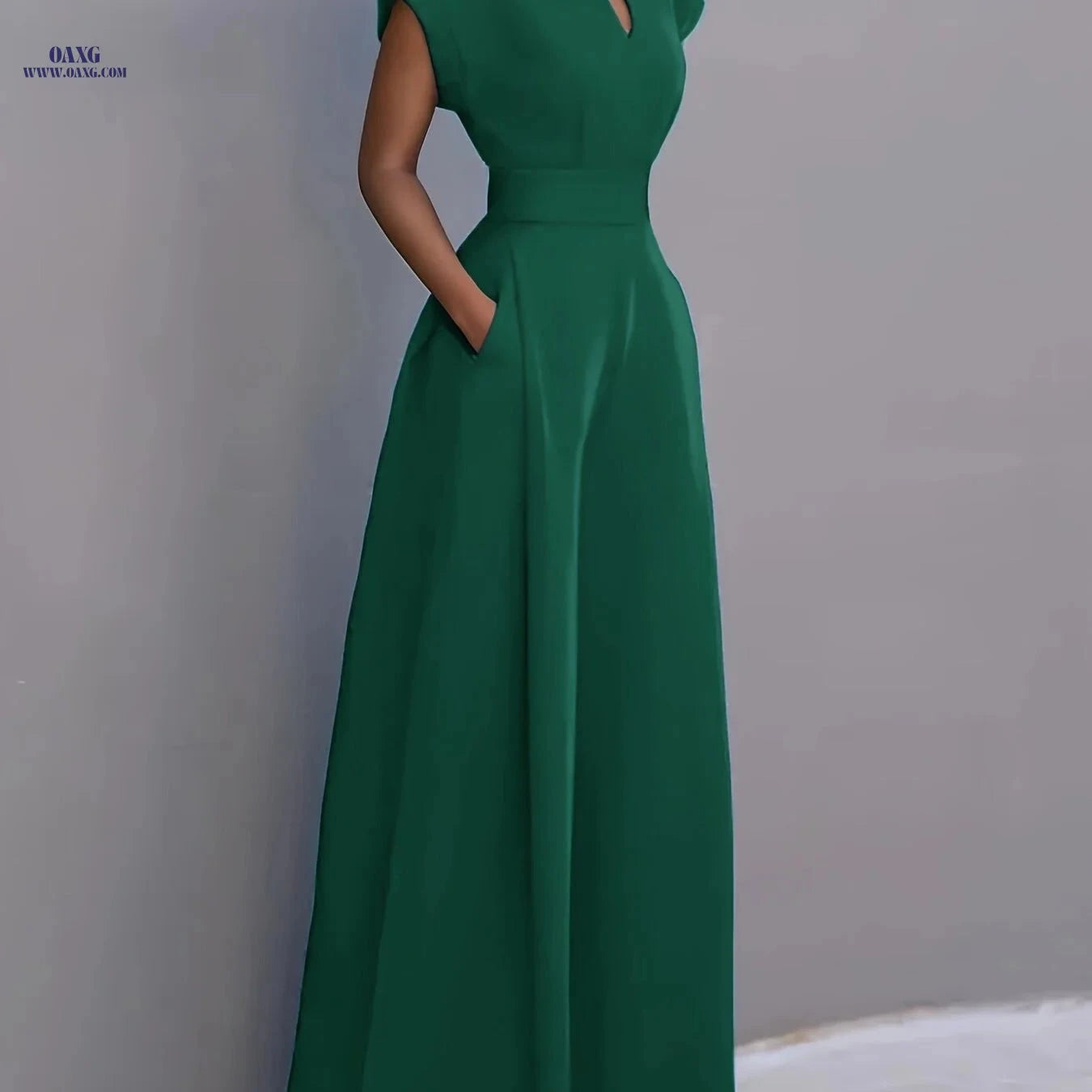 Elegant Women's V-Neck Jumpsuit - Solid Color, Casual Style   OAXG 