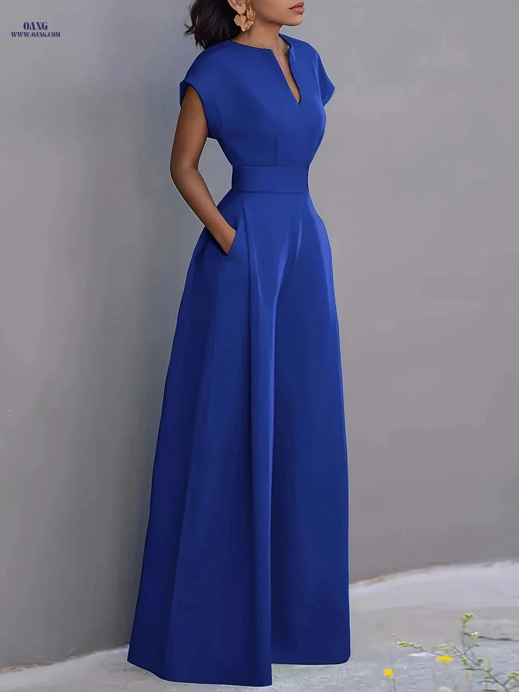 Elegant Women's V-Neck Jumpsuit - Solid Color, Casual Style   OAXG 