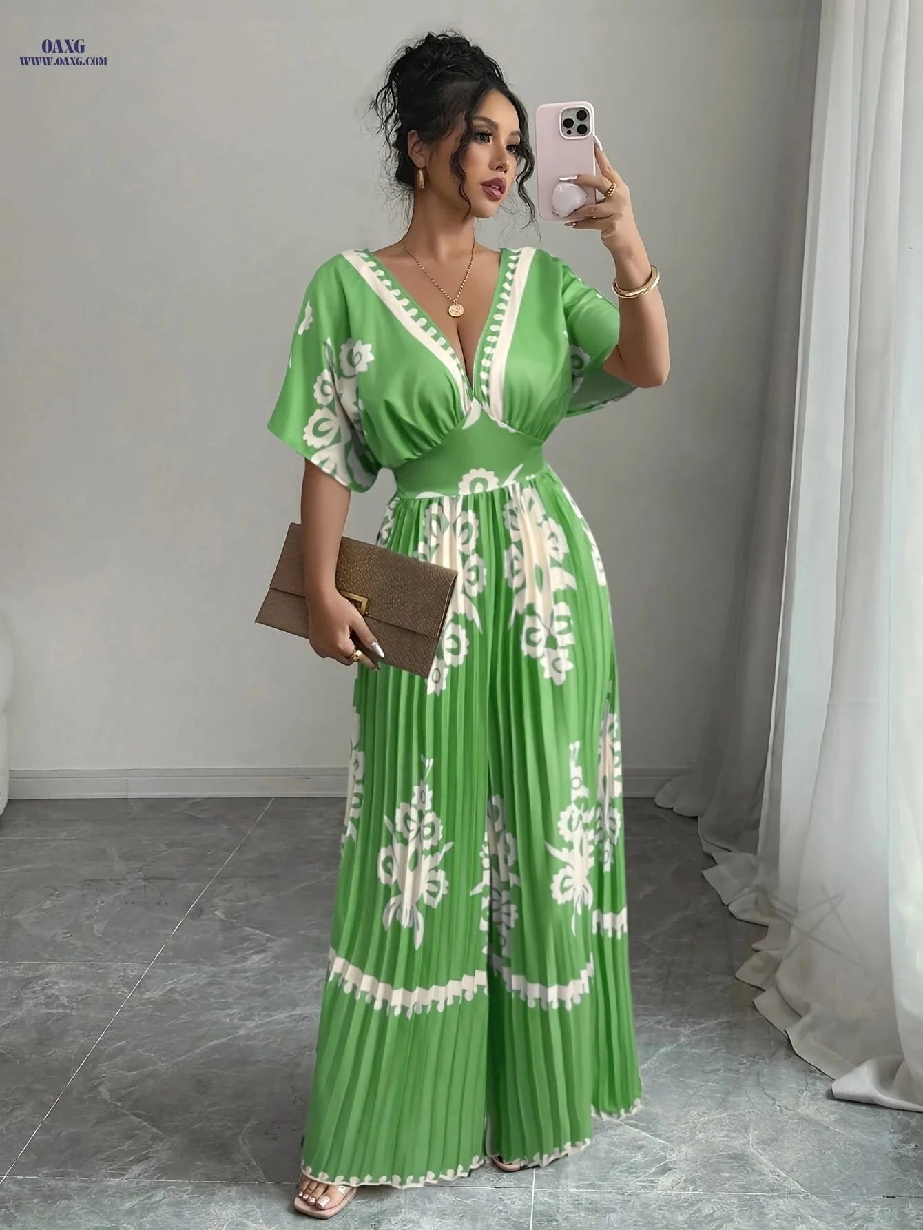 Elegant Women's V-Neck Jumpsuit - Waist-Cinching & Fashionable   OAXG 