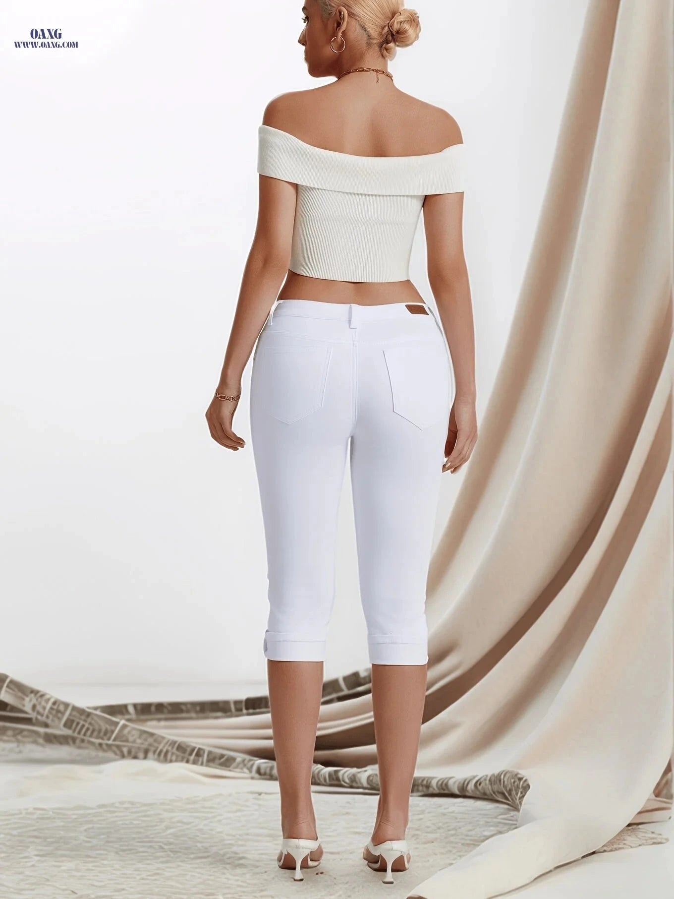 Elegant Women's White Cuffed Bermuda Shorts - Summer Fashion Essential   OAXG 