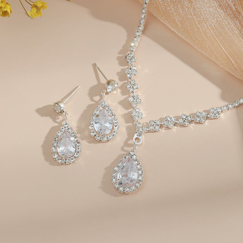Ensemble de Bijoux en Rhinestones - Collier et Boucles d'Oreilles   OAXG Silvery