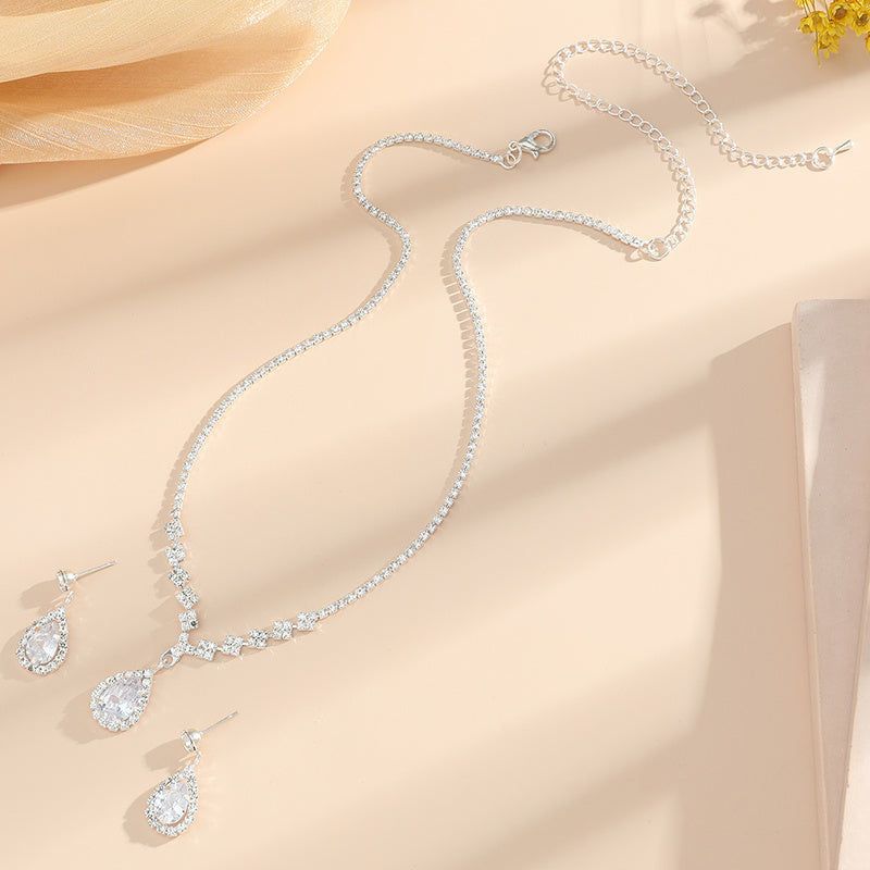 Ensemble de Bijoux en Rhinestones - Collier et Boucles d'Oreilles   OAXG Silvery