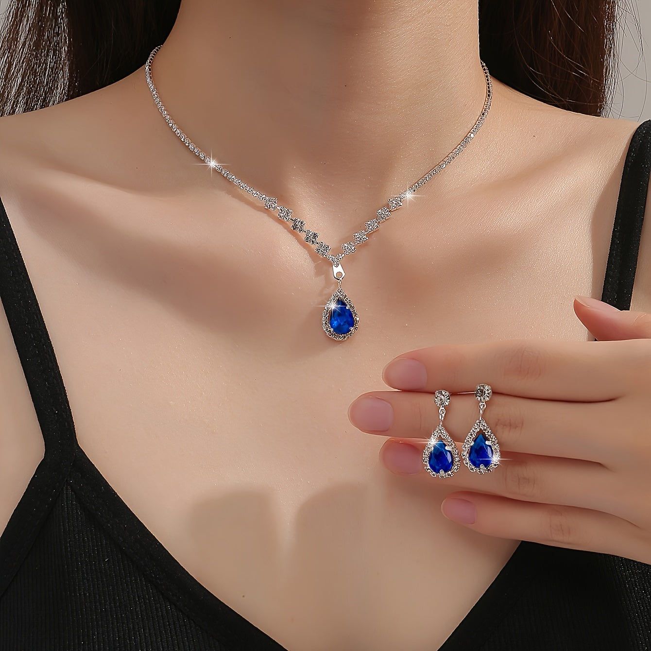 Ensemble de Bijoux en Rhinestones - Collier et Boucles d'Oreilles   OAXG Silvery