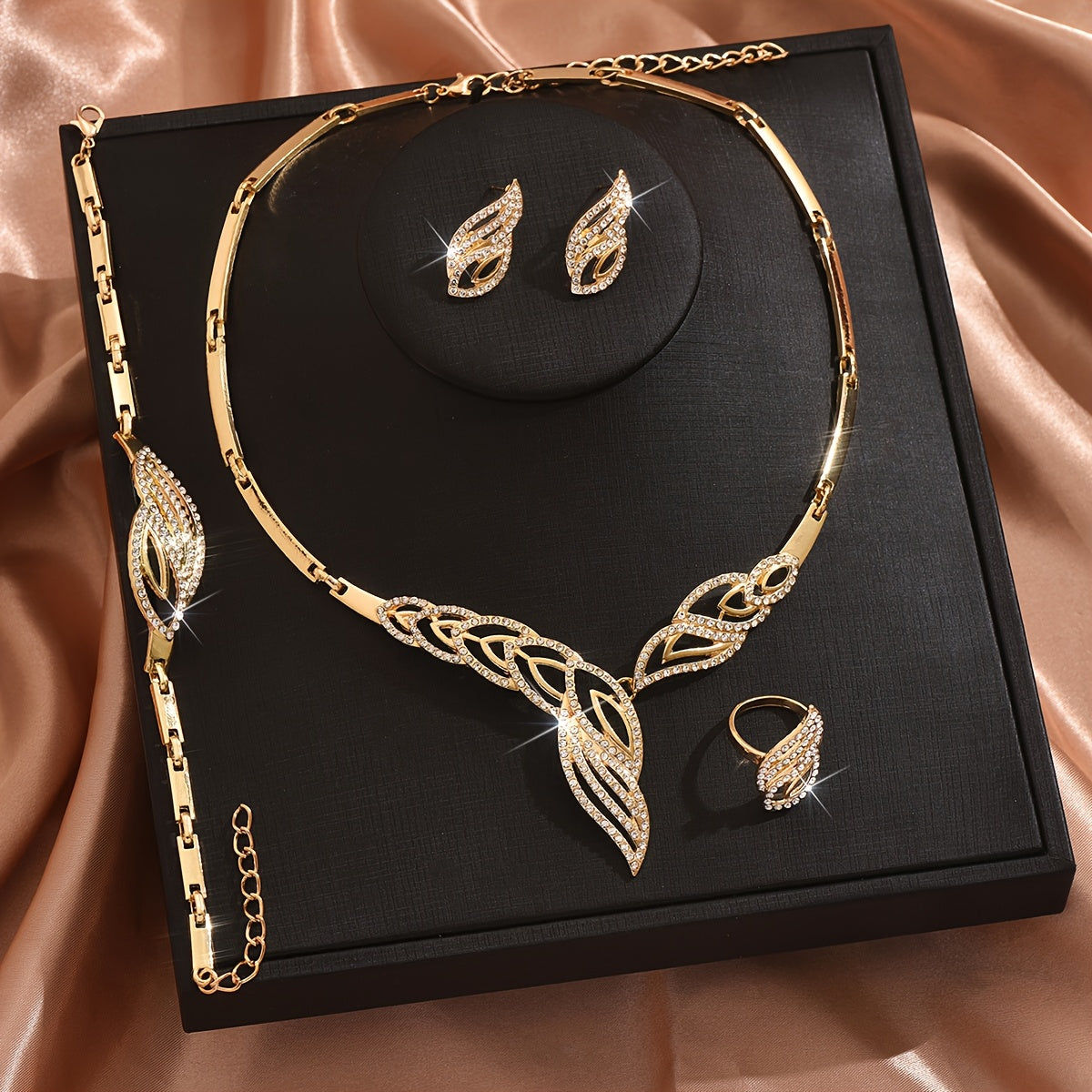 Ensemble de Bijoux Vintage pour Femmes - Collier, Boucles d’Oreilles et Bracelet   OAXG 