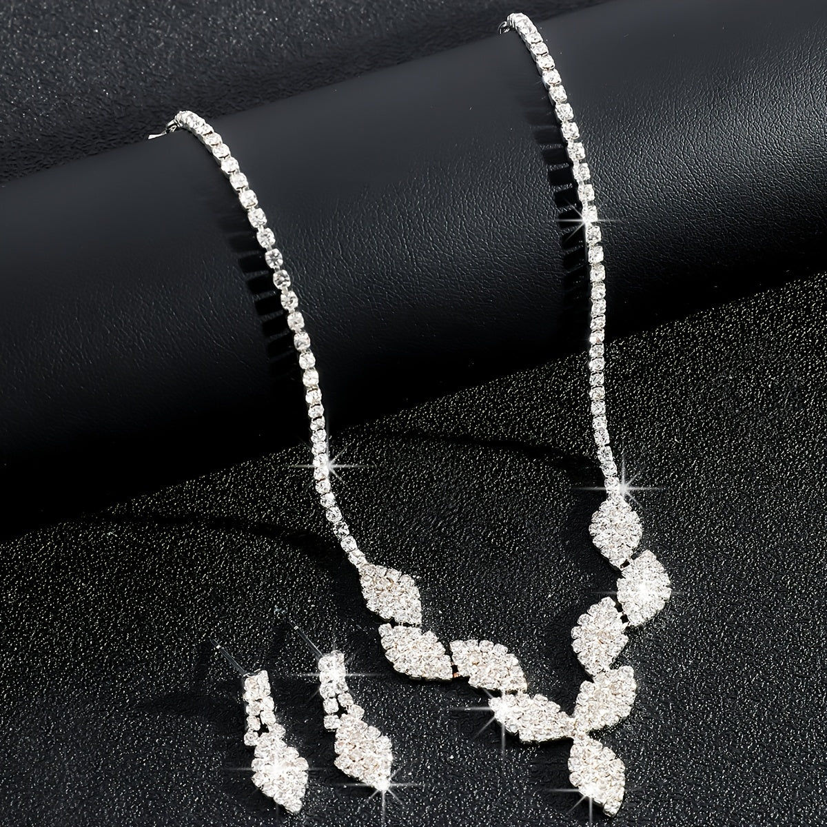 Ensemble Élégant de Collier et Boucles d'Oreilles en Strass - AJFKKFJ   OAXG 