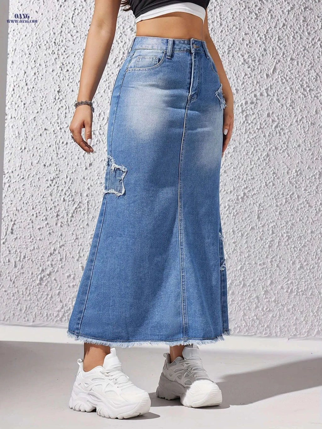 Fashionable Denim Skirt for Women - Casual Fit with Fringe Detail   OAXG Light Blue / S