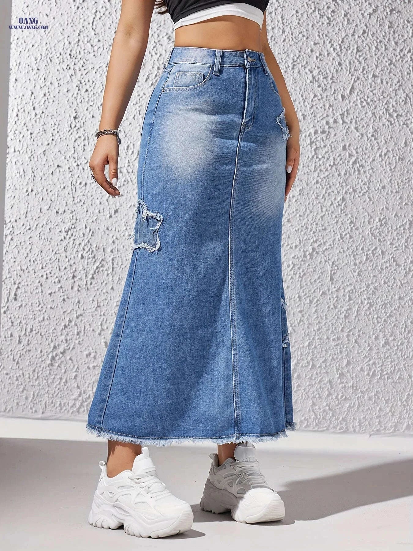 Fashionable Denim Skirt for Women - Casual Fit with Fringe Detail   OAXG Light Blue / S