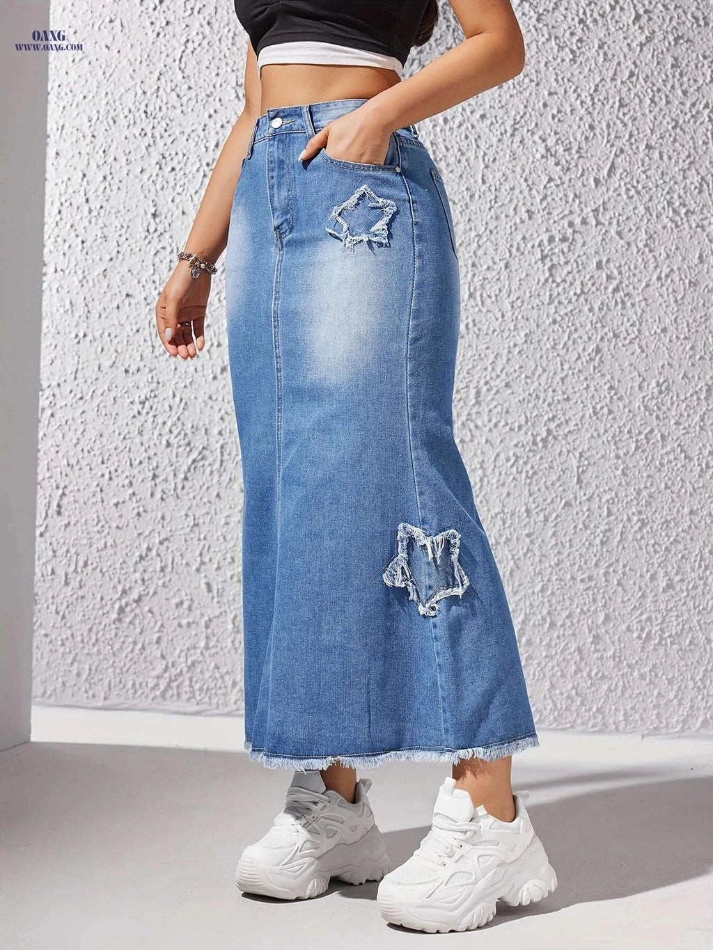 Fashionable Denim Skirt for Women - Casual Fit with Fringe Detail   OAXG Light Blue / S