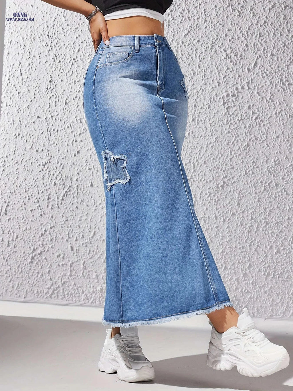 Fashionable Denim Skirt for Women - Casual Fit with Fringe Detail   OAXG Light Blue / S