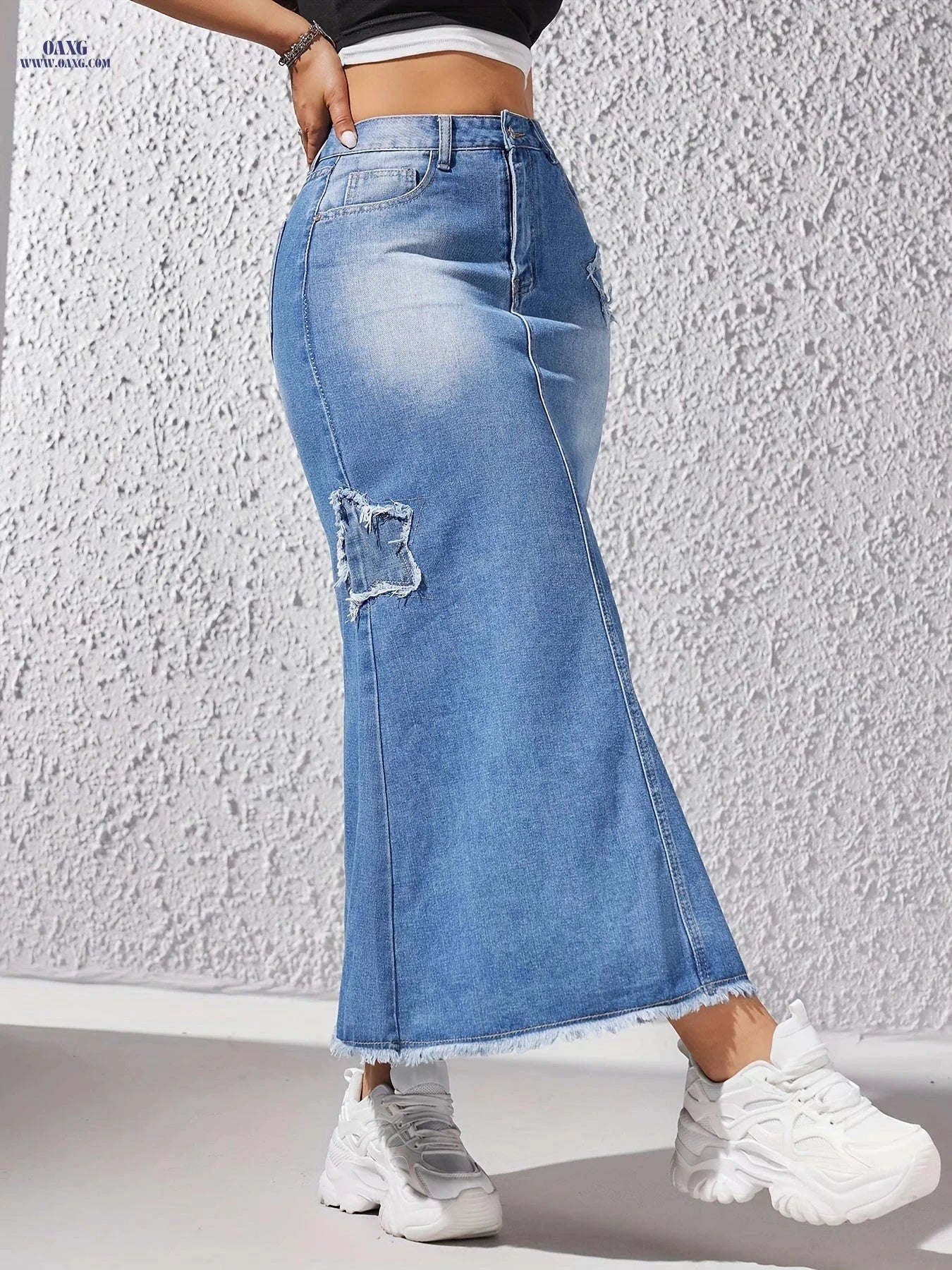 Fashionable Denim Skirt for Women - Casual Fit with Fringe Detail   OAXG Light Blue / S