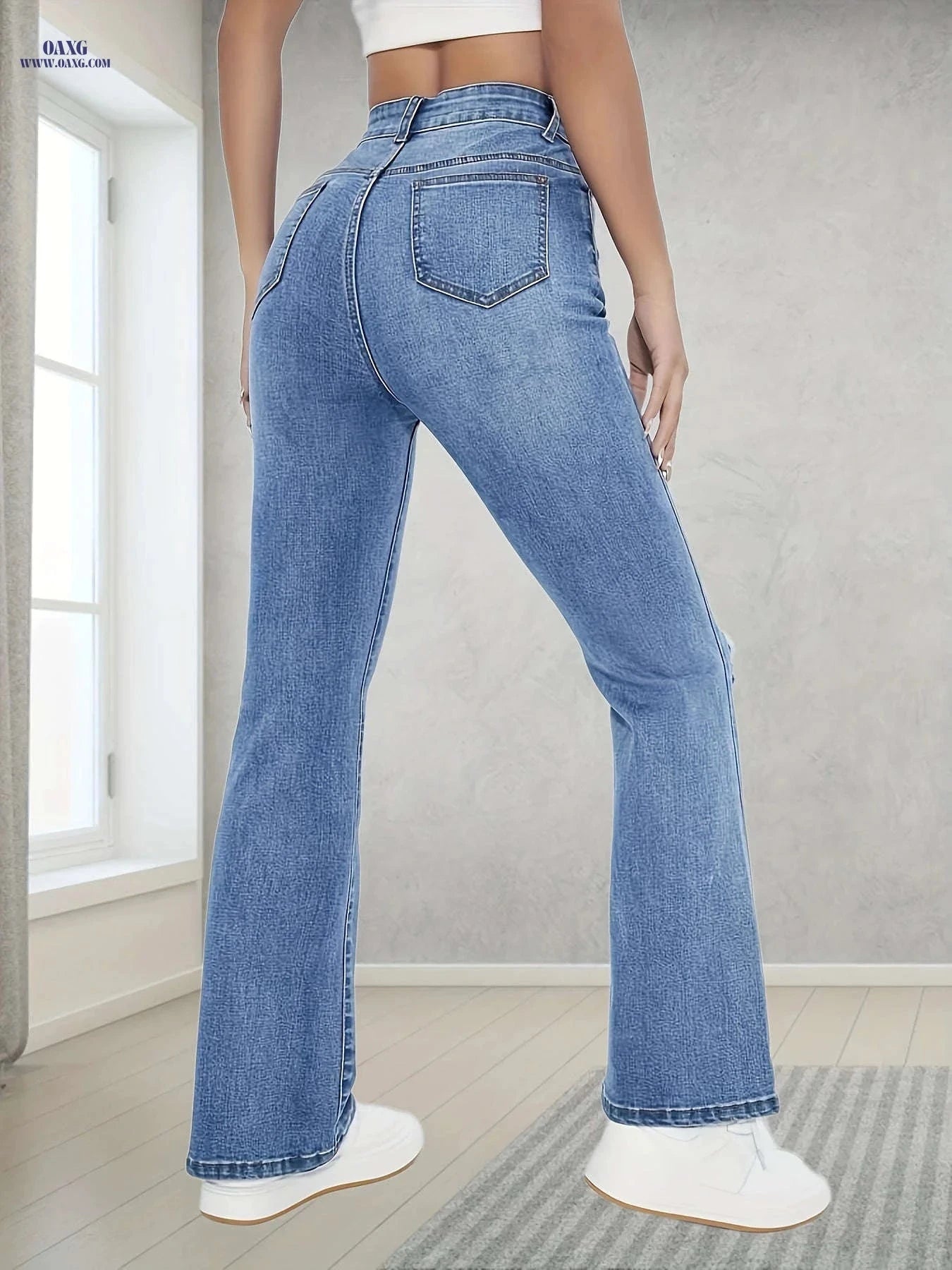 Fashionable Women's Fitted Flare Jeans - High Waist, Long Length   OAXG 