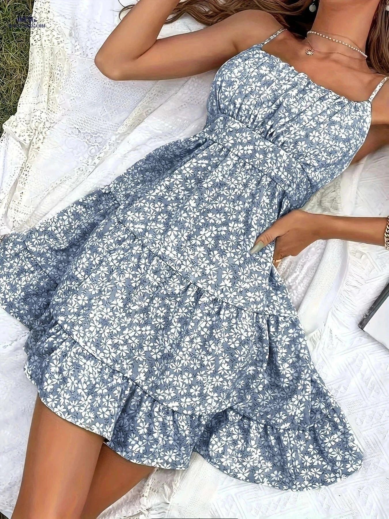 Floral Print Peplum Dress - Ruffled Hem & Spaghetti Straps   OAXG Color of Navy blue / S