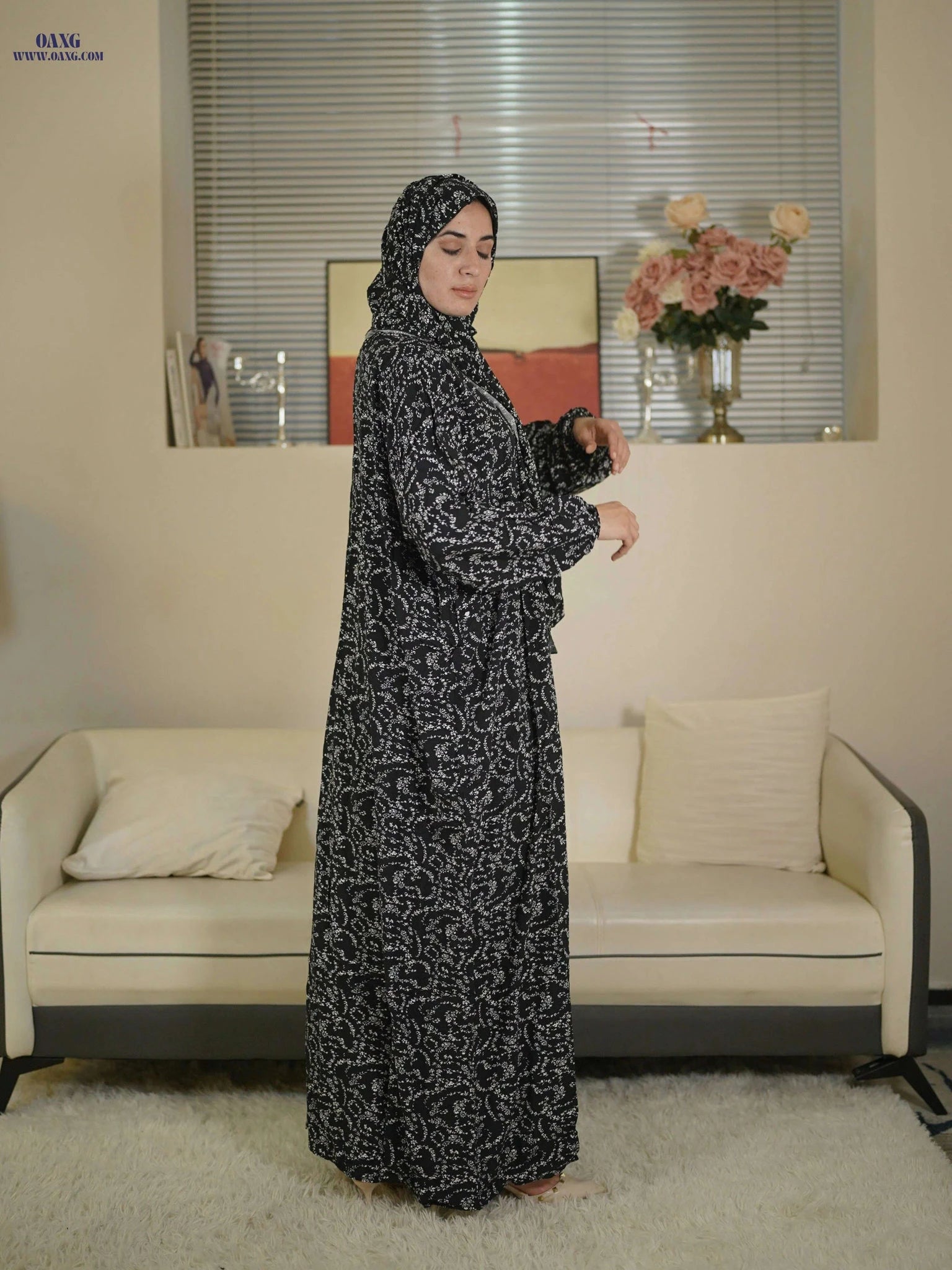 HAJIB Women's Traditional Hijab - Black & White Floral Print, Zipper Closure   OAXG Multicolor / One-size